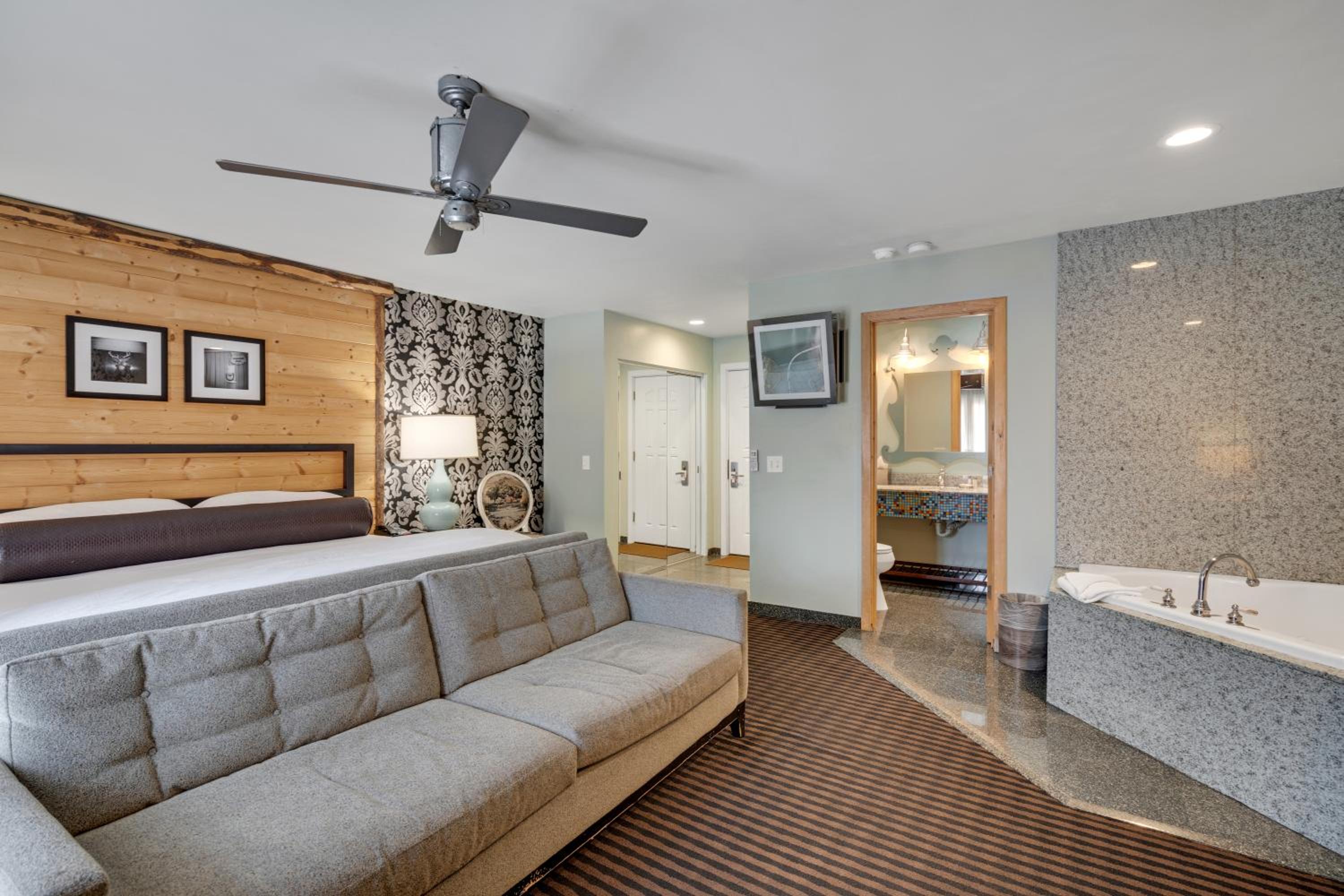 Lake Tahoe Vacations - 3 Peaks Resort Beach Club - Property Image 7