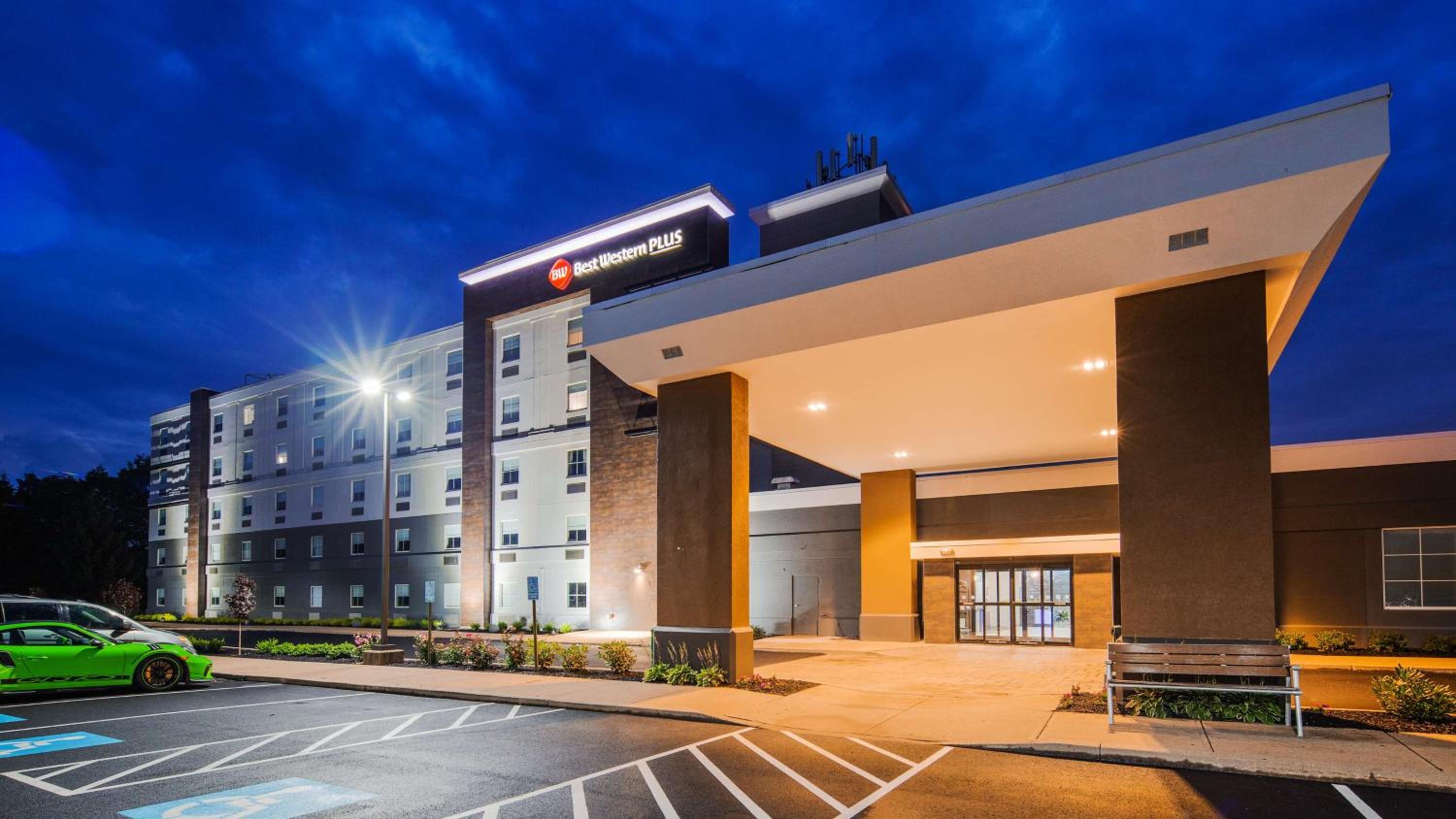 Hotel Best Western Plus Wilkes Barre-Scranton Airport Hotel - Image 1