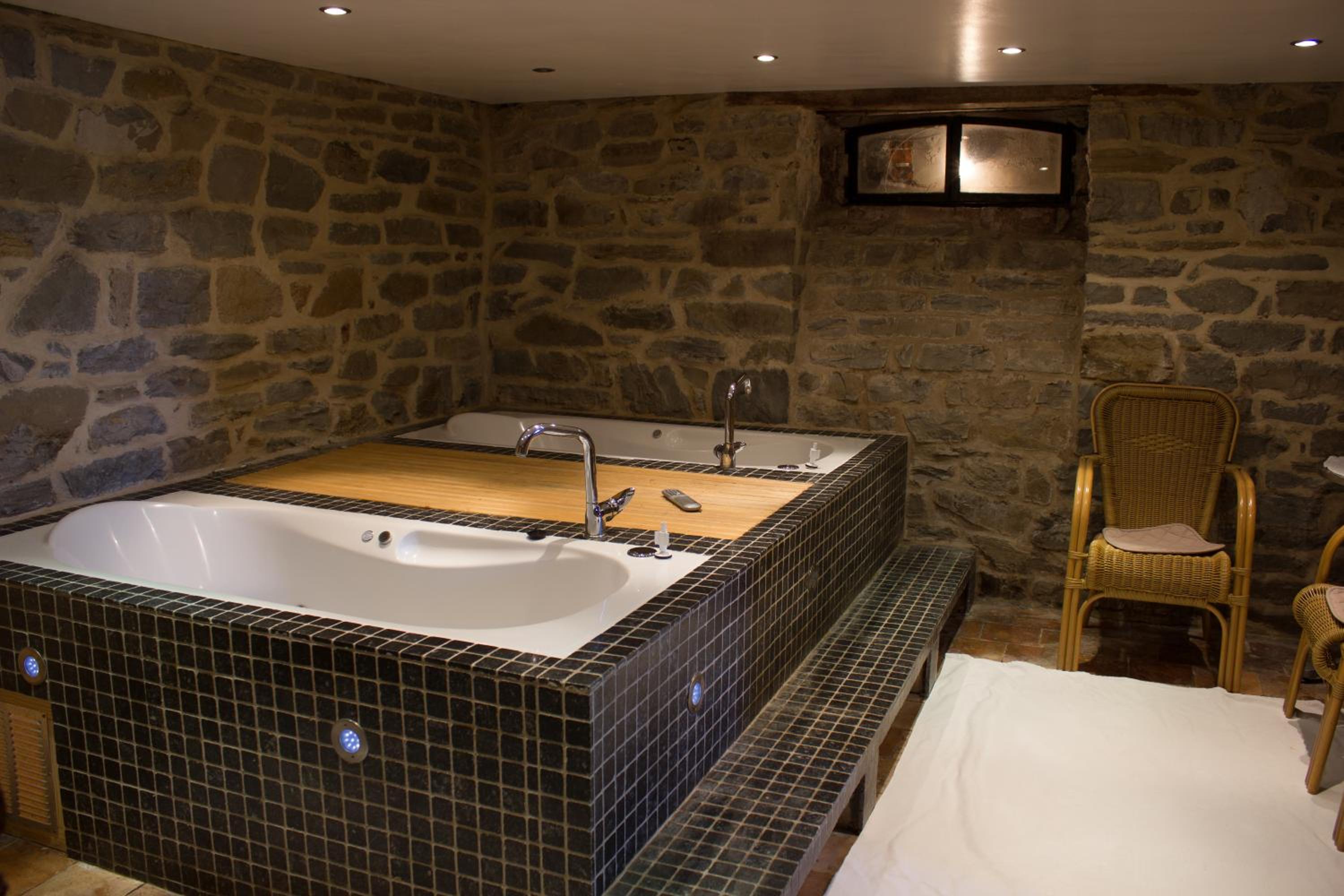Dolce Villa Pool and Wellness