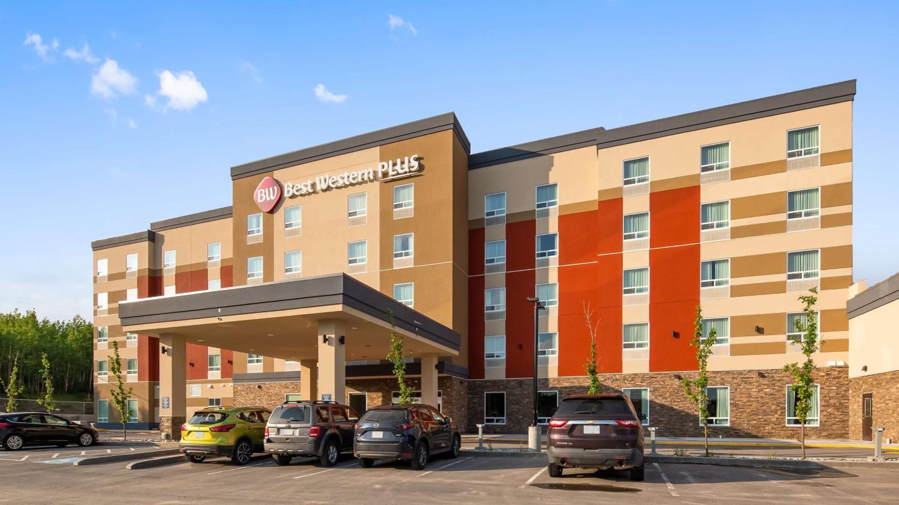 Hinton Vacations - Best Western Plus Hinton Inn  Suites - Property Image 1