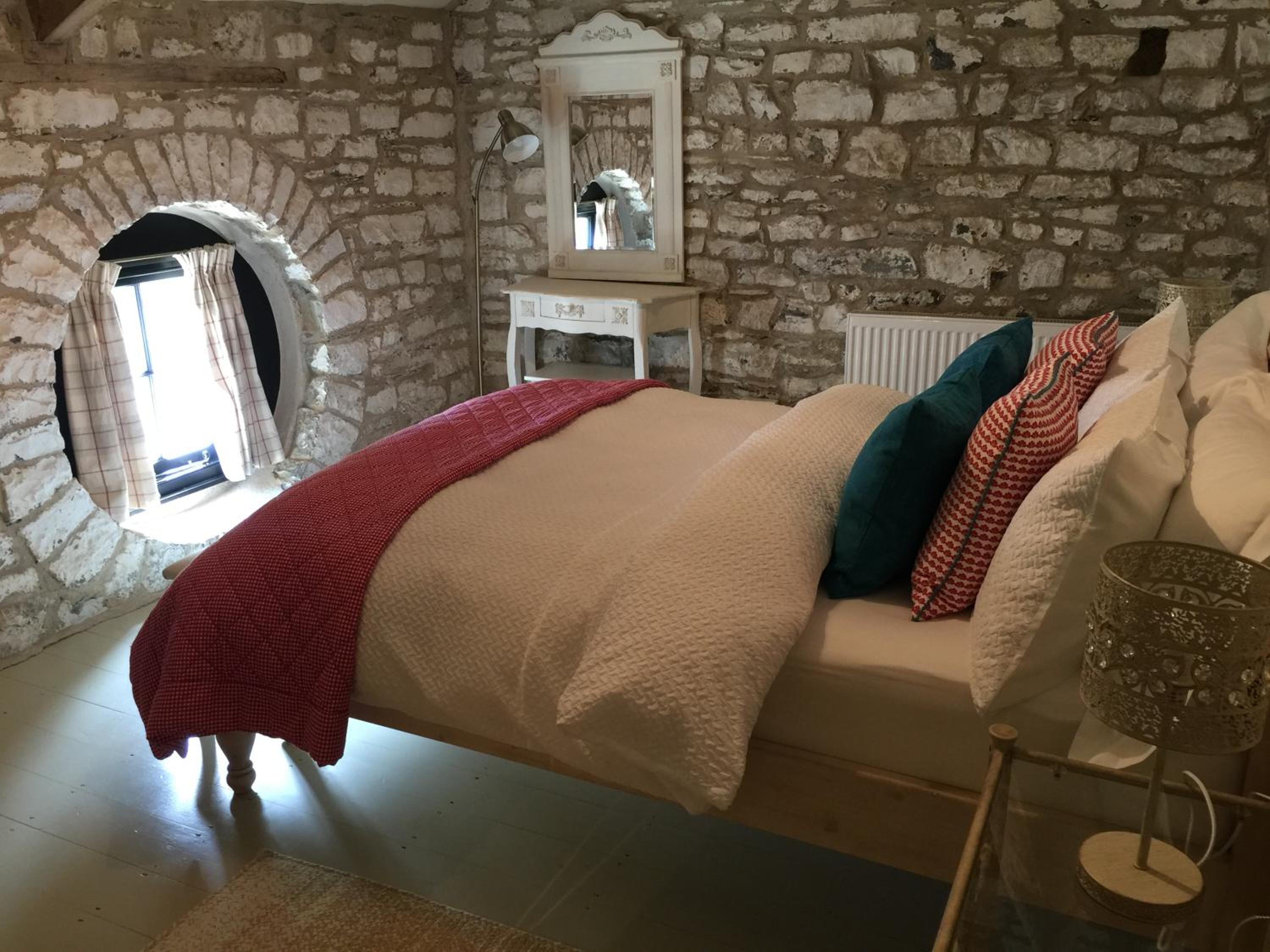 The Stable Loft, Llwynhelig Manor