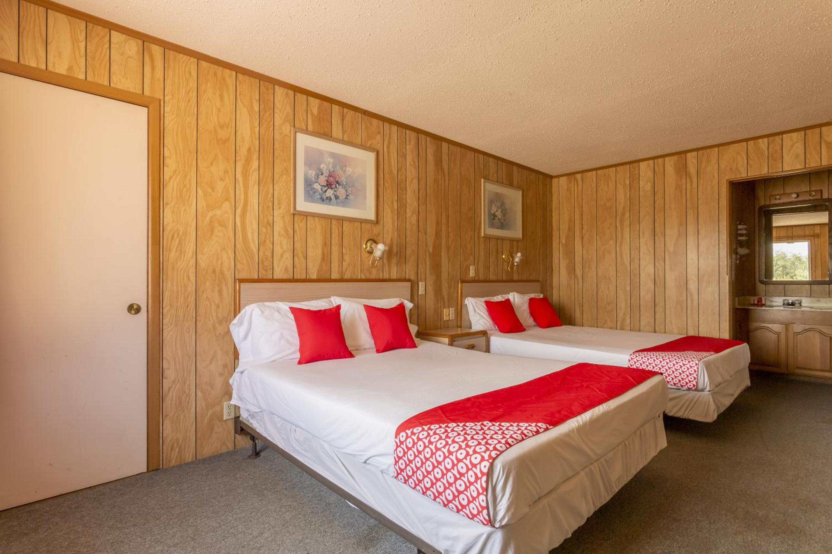 OYO Hotel Breckenridge TX Hubbard Creek Lake