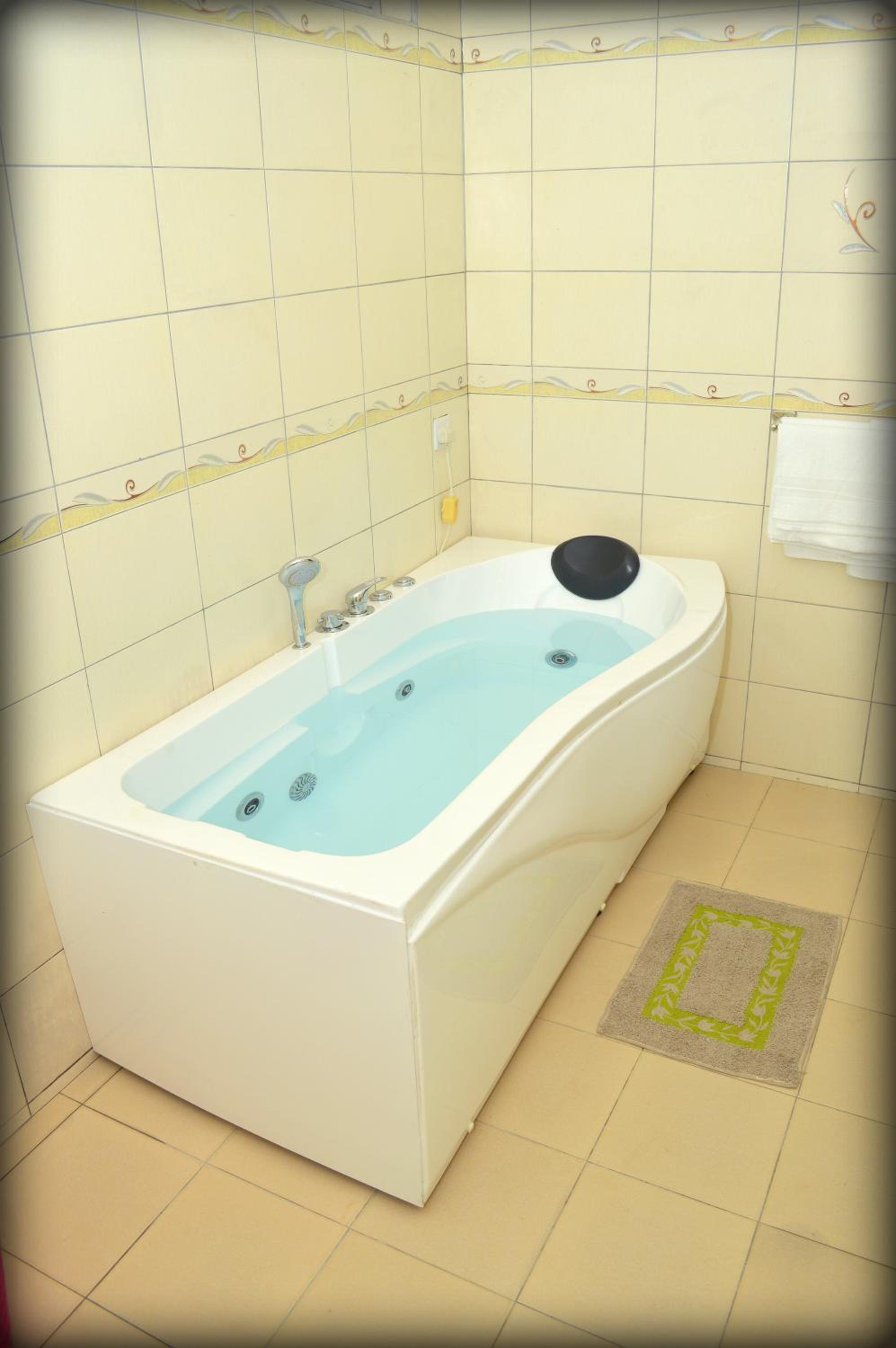 Photo 9