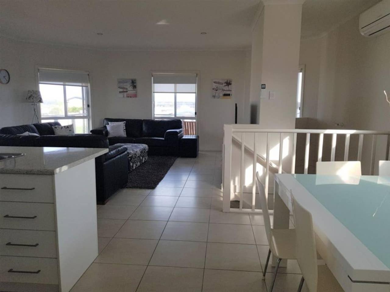 Agape Holiday Home with Pool table ,NBN Internet