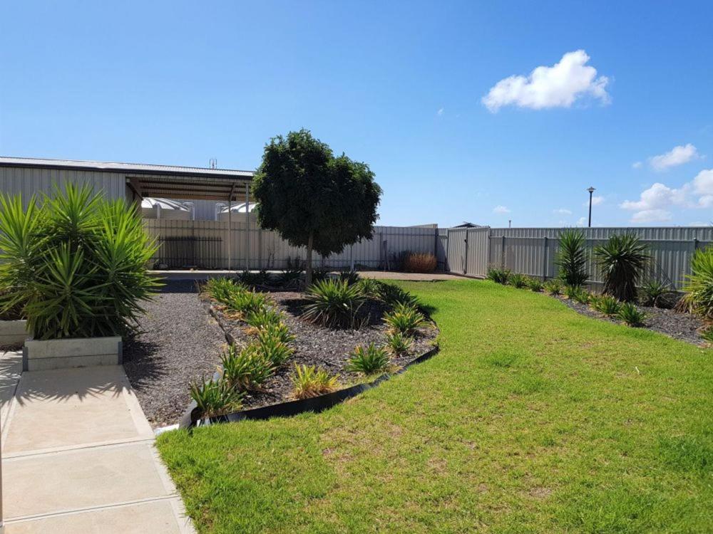 Agape Holiday Home with Pool table ,NBN Internet