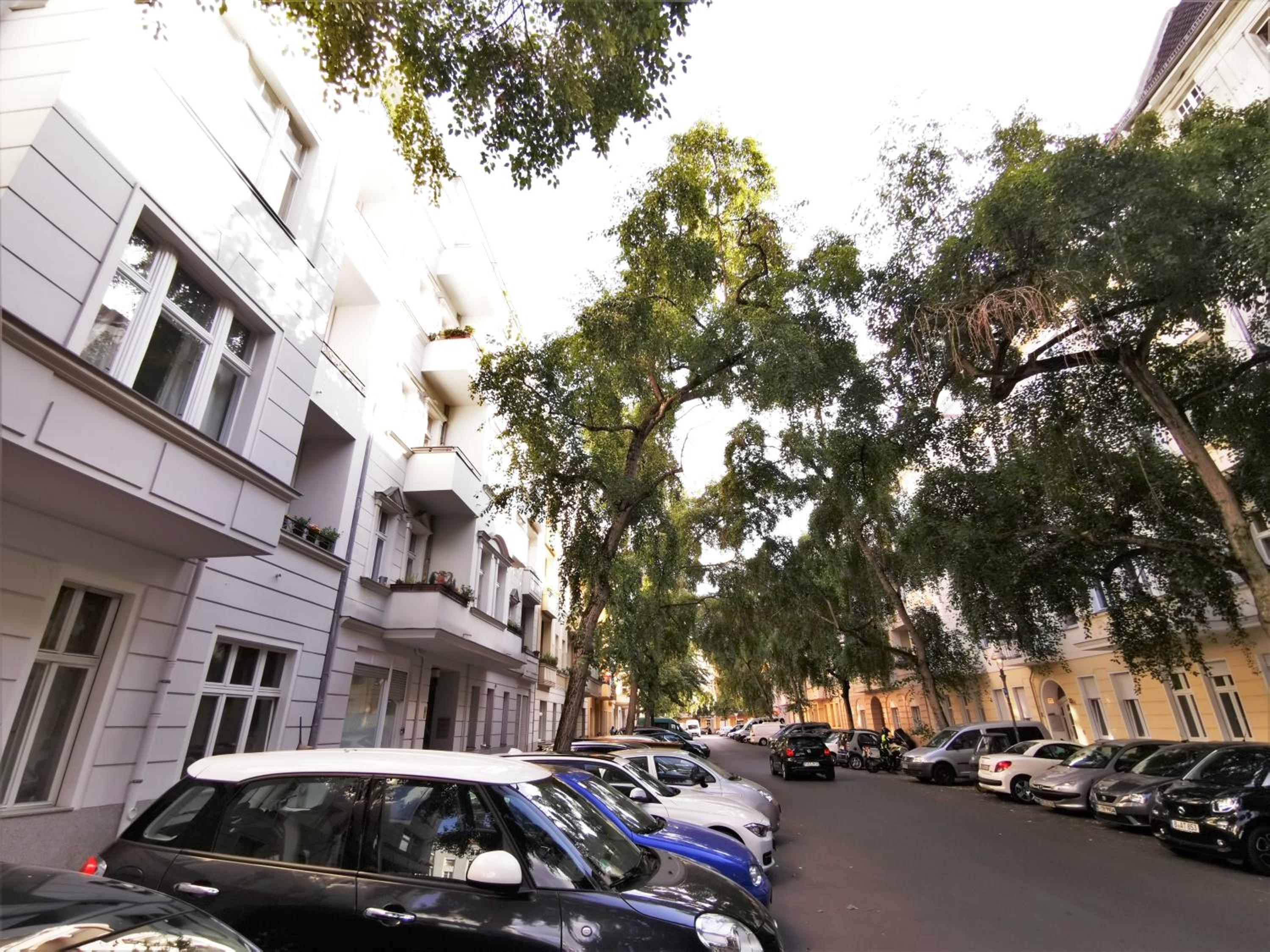 KVH by ROCKCHAIR Apartments l SUPERHOST Status l Boxspringbett am Schloss Charlottenburg welcomes you!