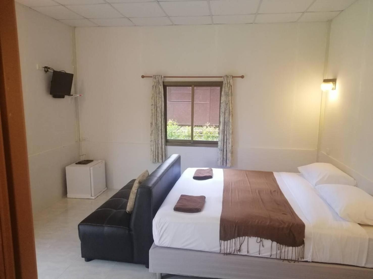 Khao Sok Evergreen House