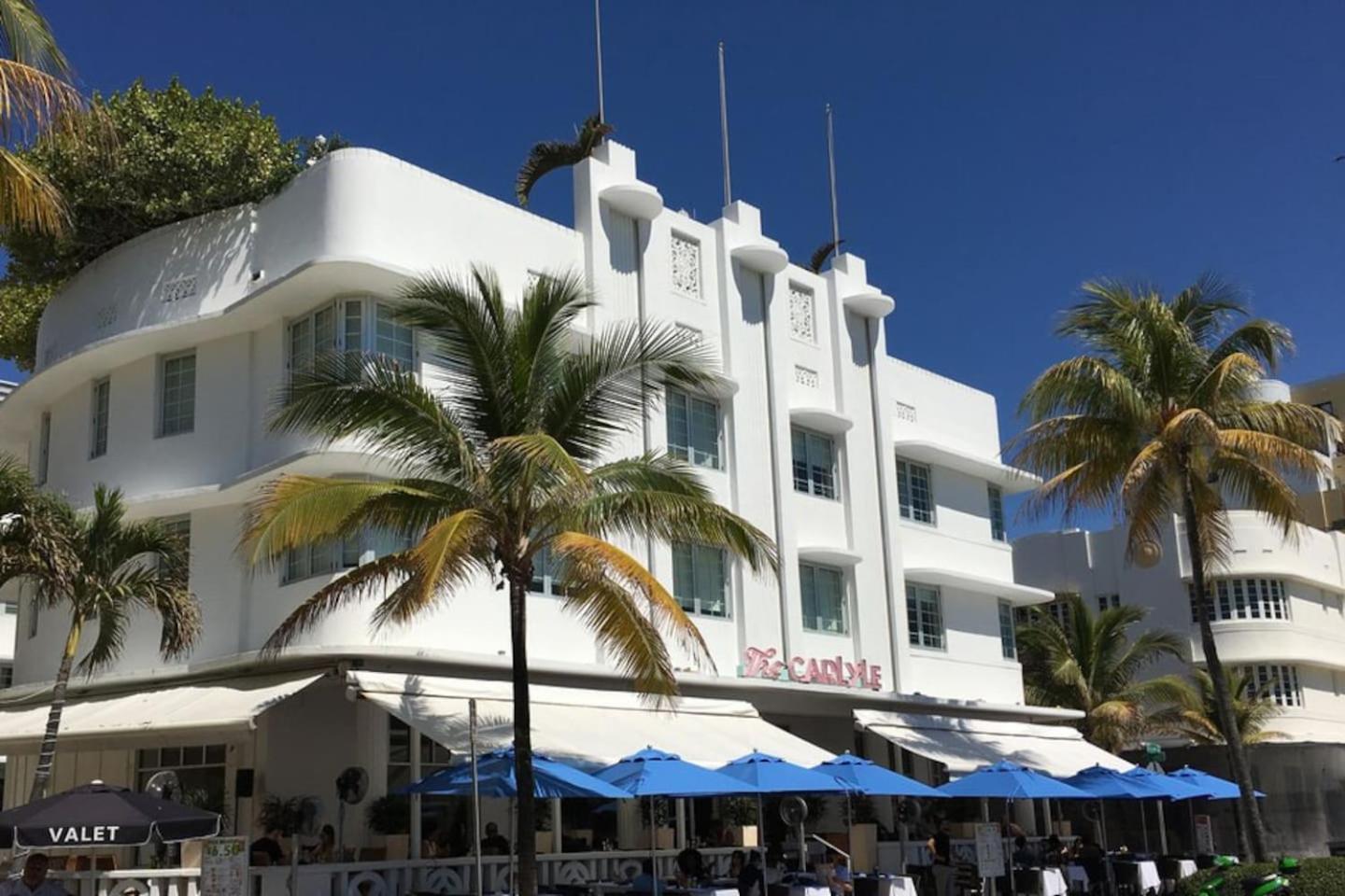 Heart of South Beach / Modern Apartment / Ocean Drive - Carlyle view 2