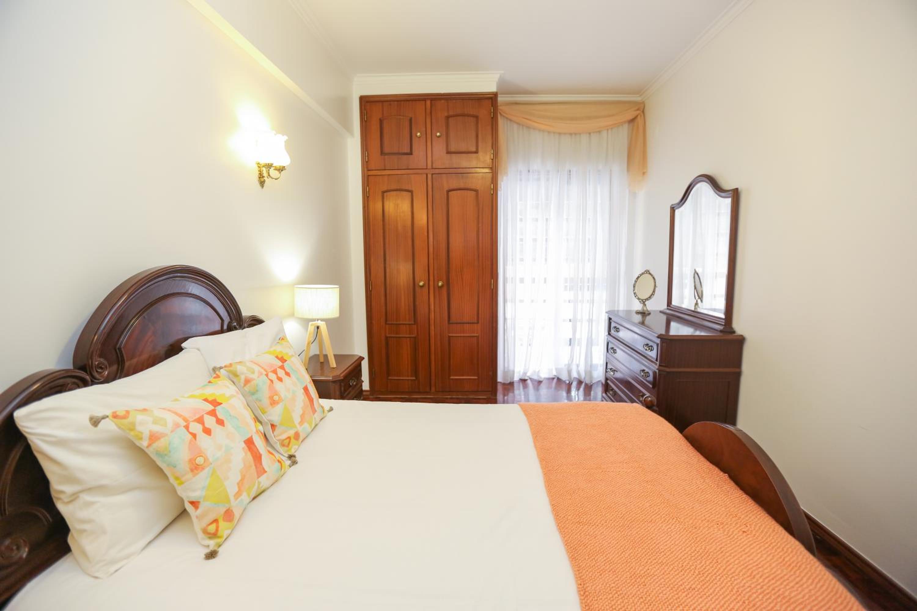 Like-home-T4-Bright Benfica Apt-Terrace view 2