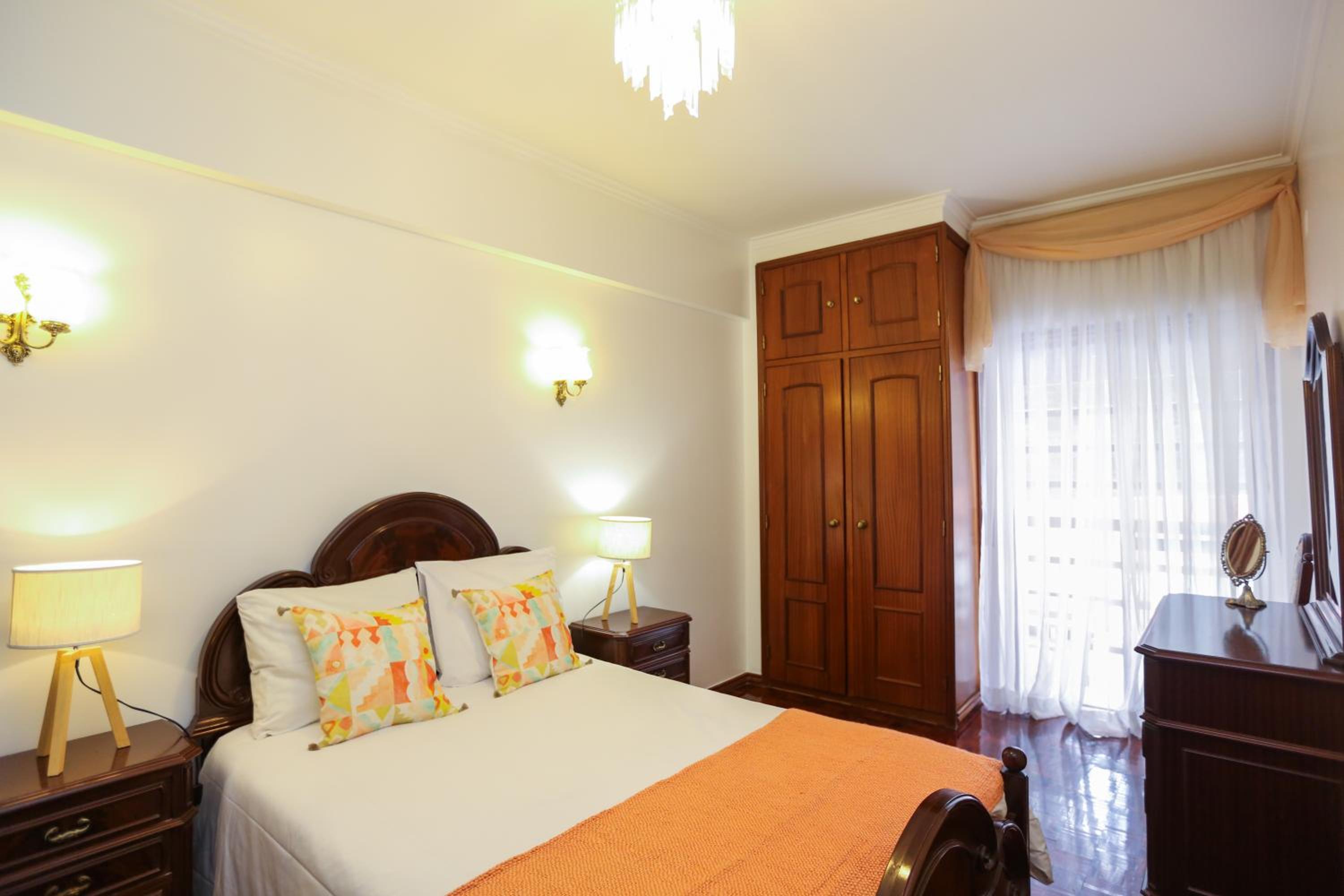 Like-home-T4-Bright Benfica Apt-Terrace view 5