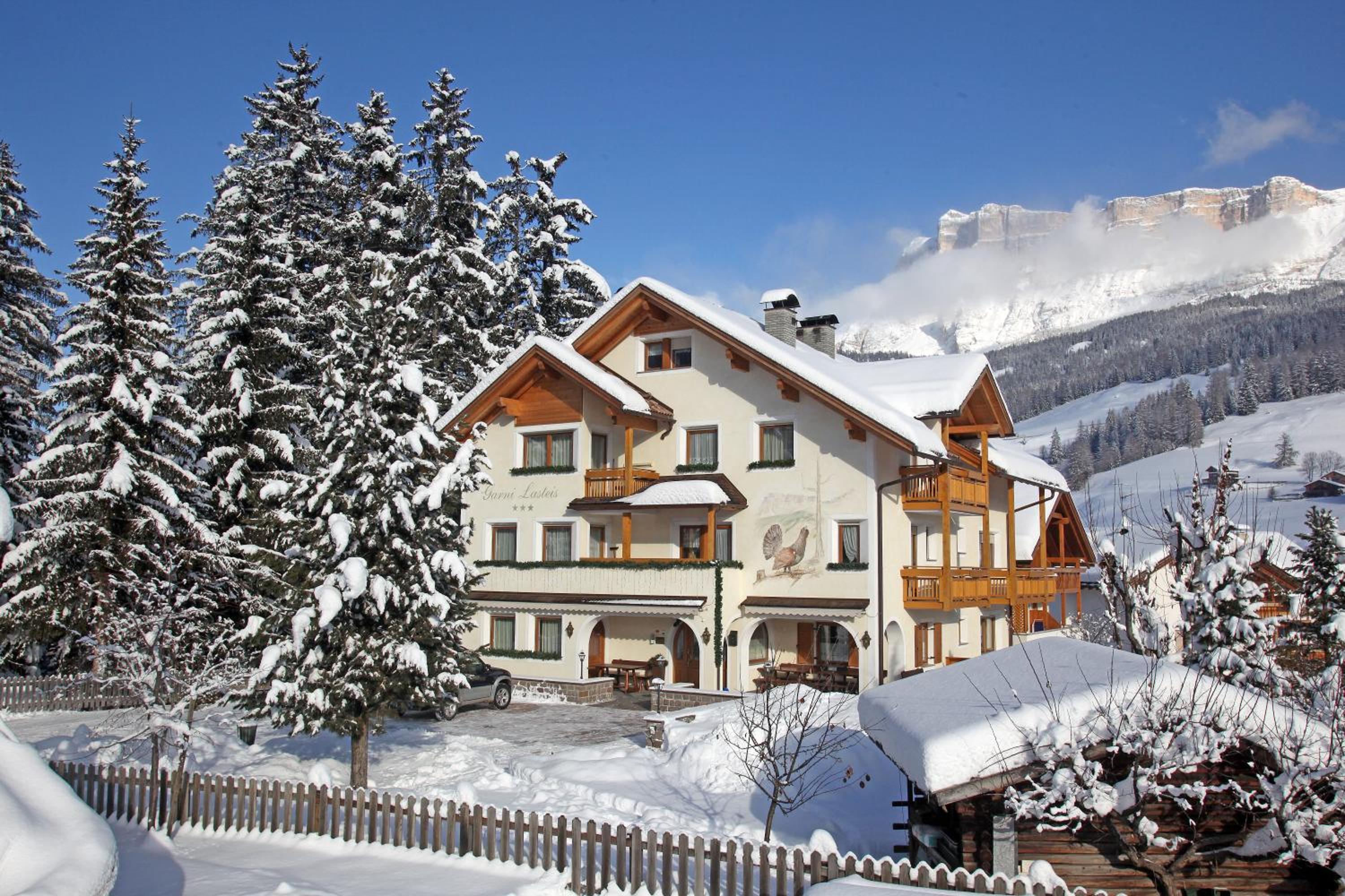 Garnì Lasteis B&B - apartments view 2