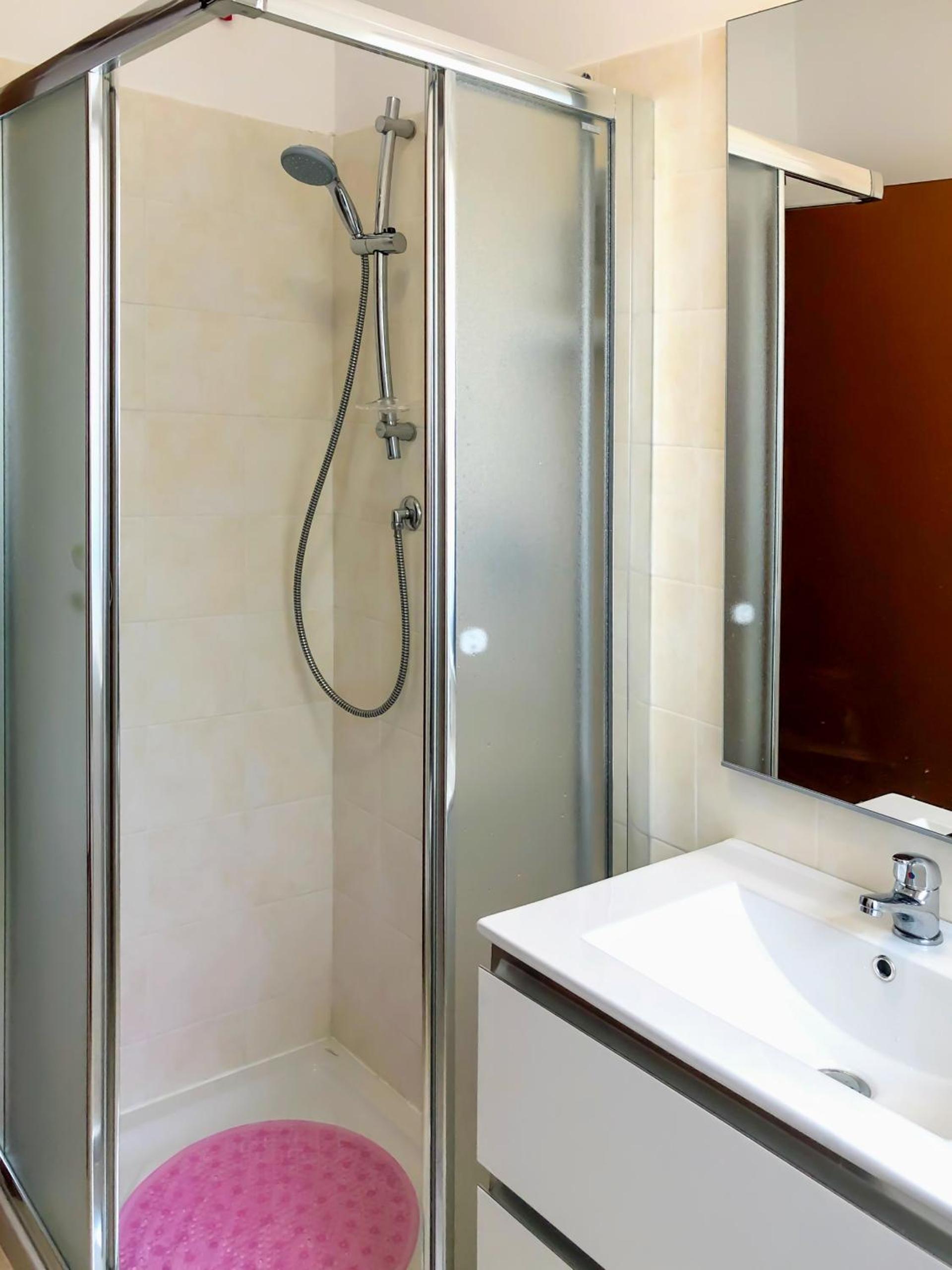 La Quiete 07 lake view Apartment by Gardadomusmea view 4