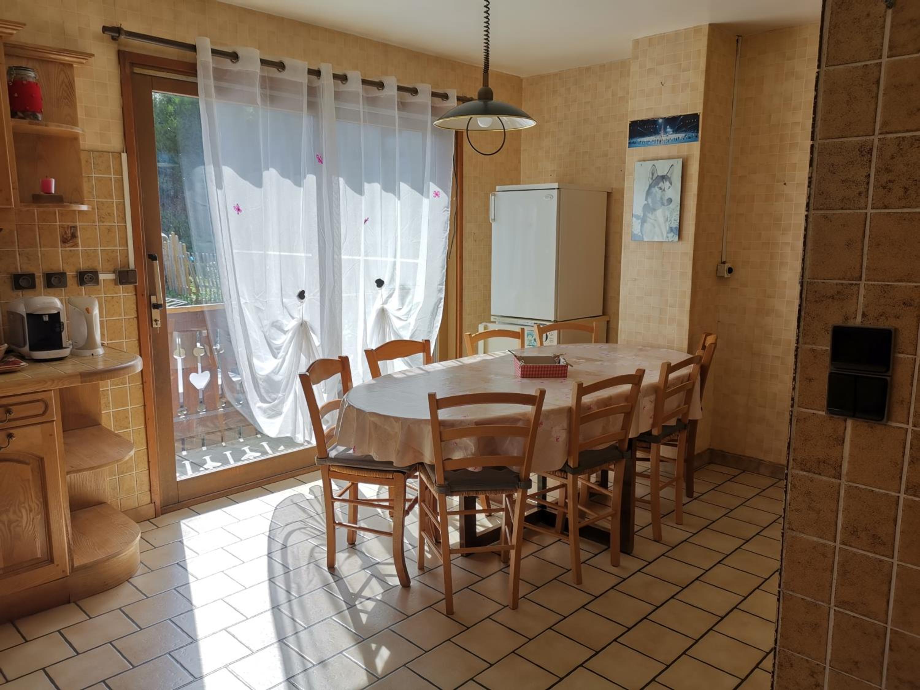 Chalet les Lurins view 2