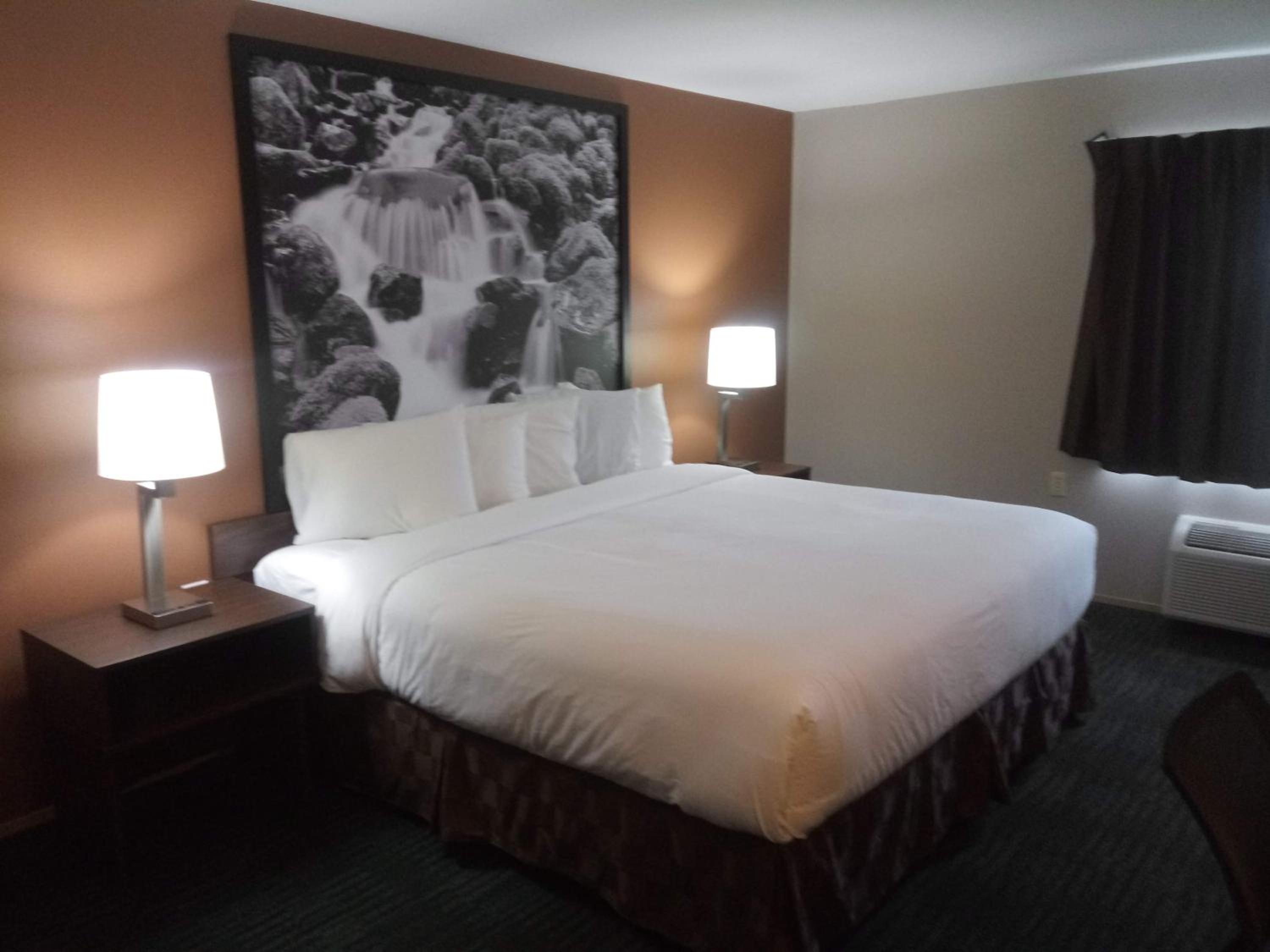 Super 8 by Wyndham Lynnwood view 4