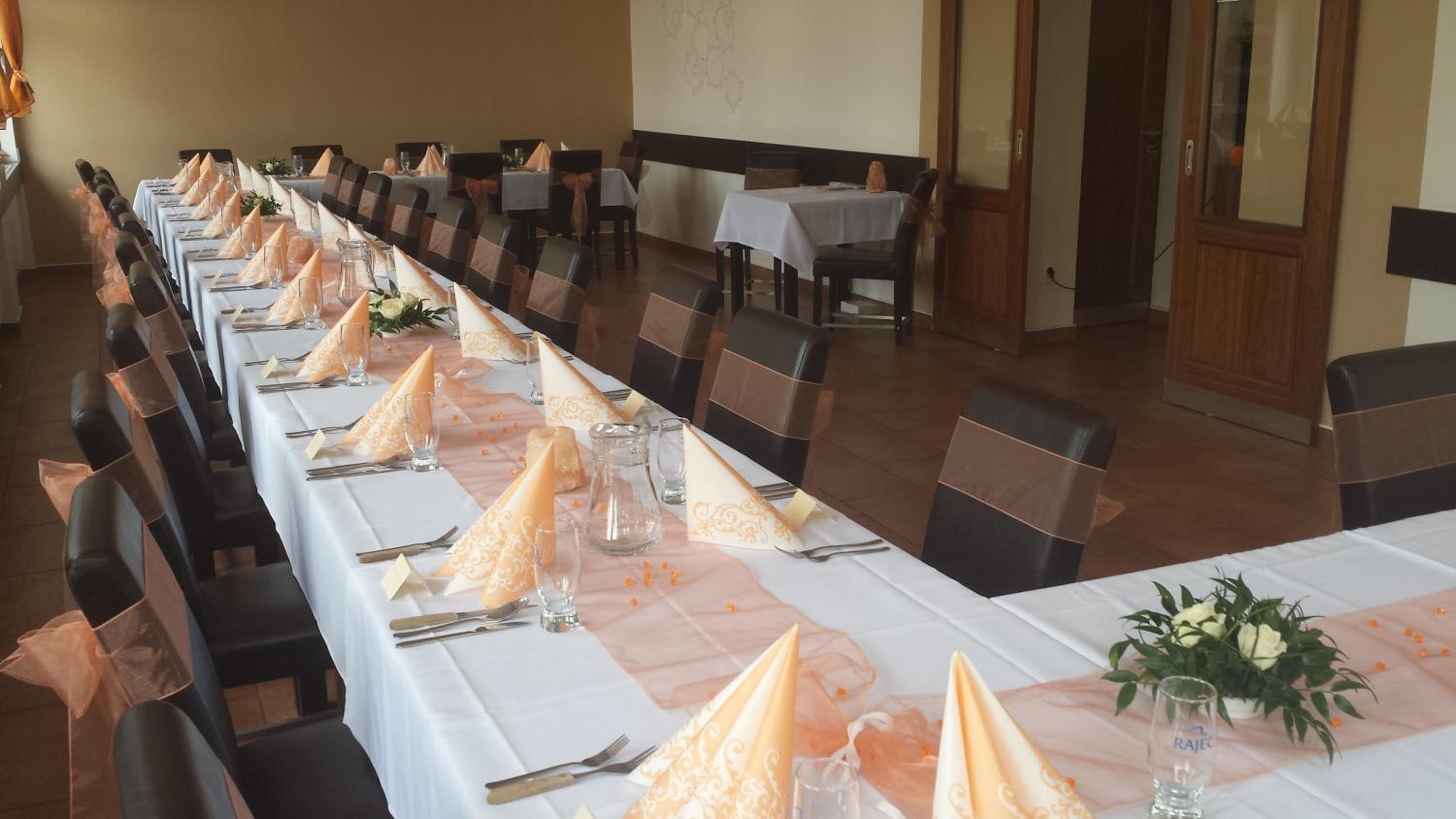 Restaurace a penzion Zděná Bouda