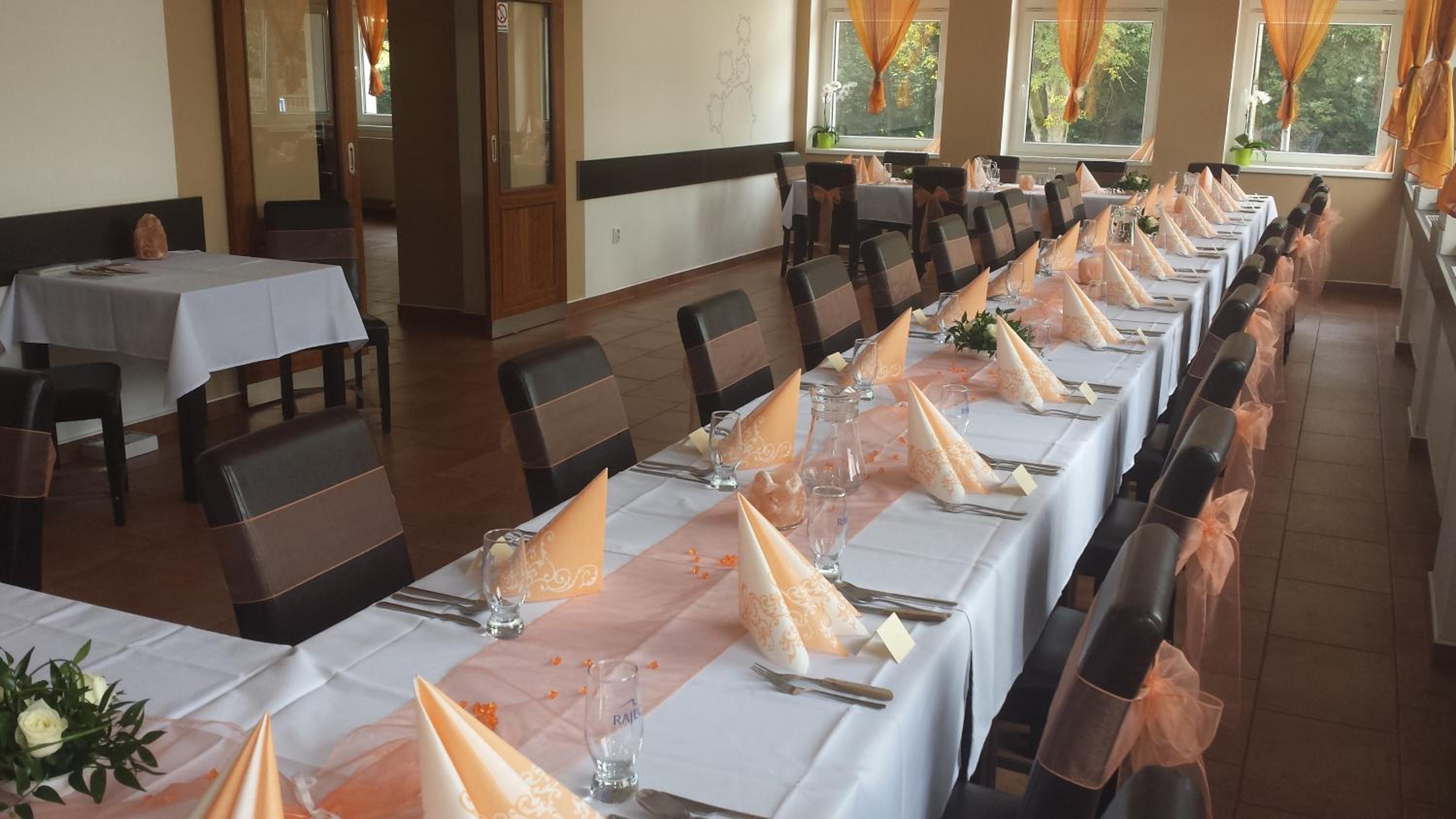Restaurace a penzion Zděná Bouda