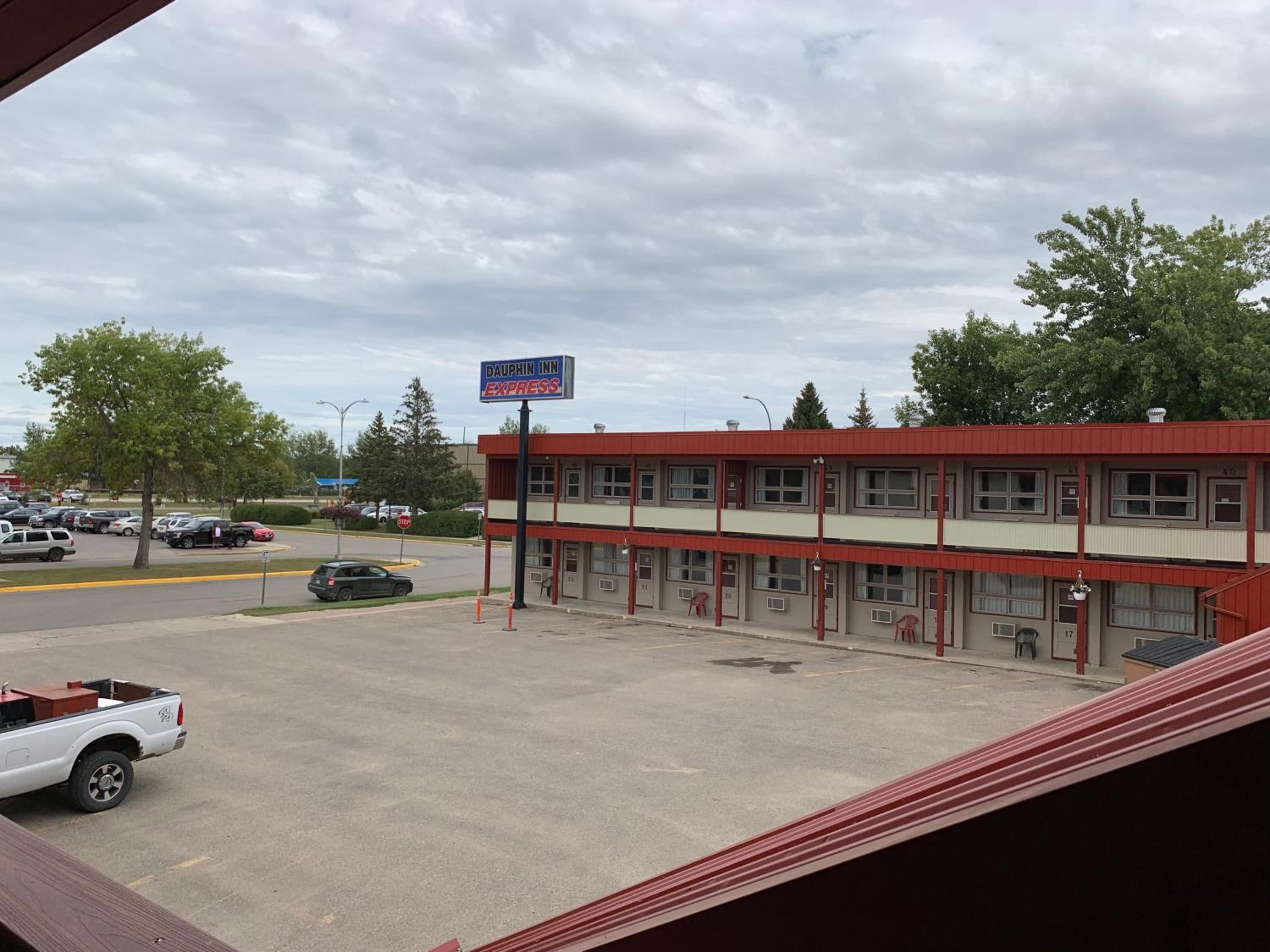 Dauphin Inn Express, photo 12