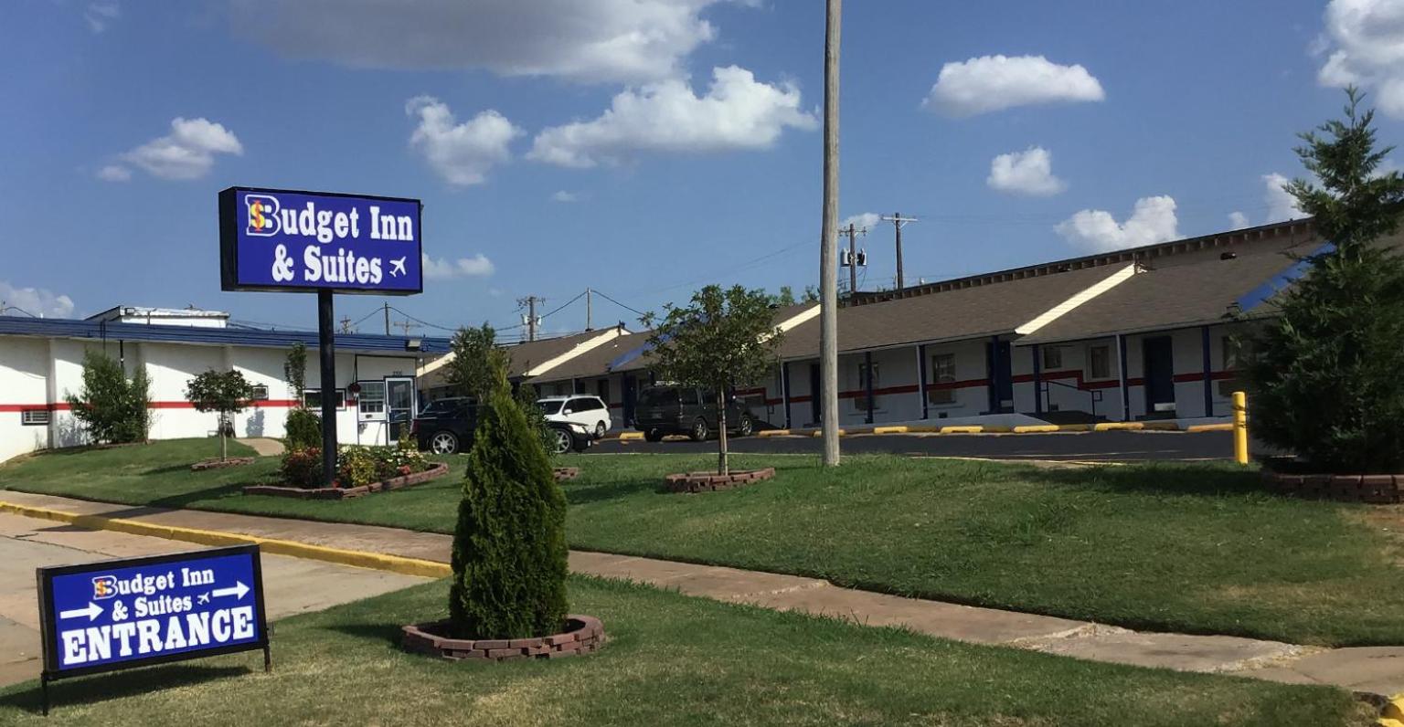 Hotel Budget Inn & Suites - Image 1