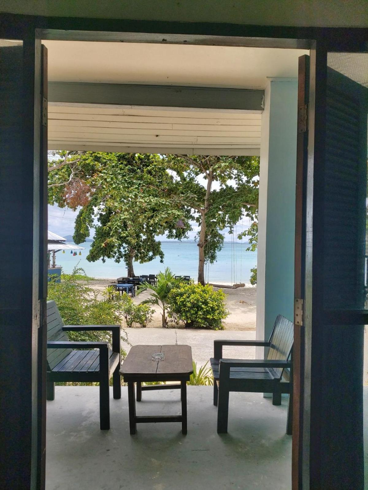 Minnie Seaview Resort
