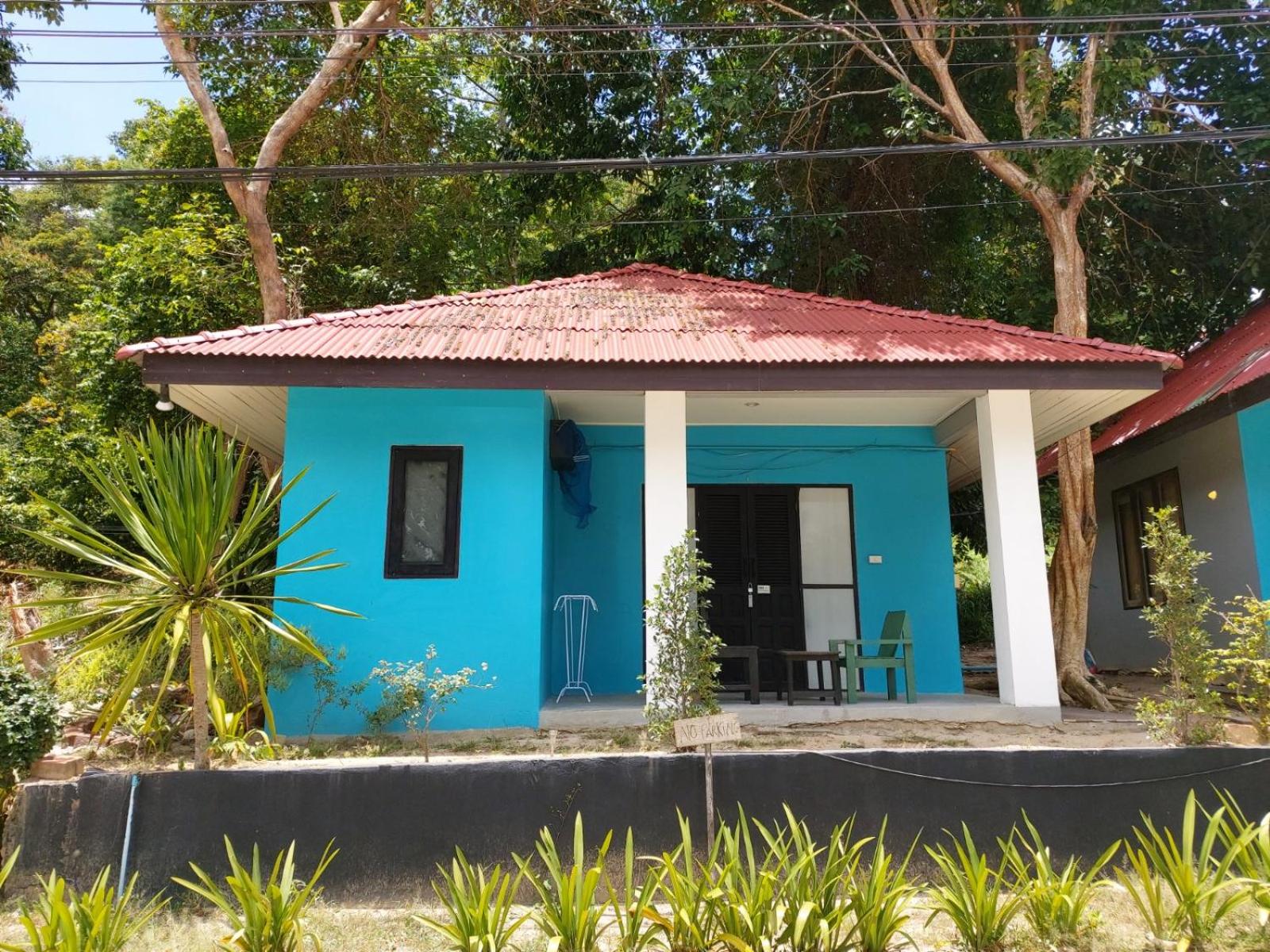 Minnie Seaview Resort