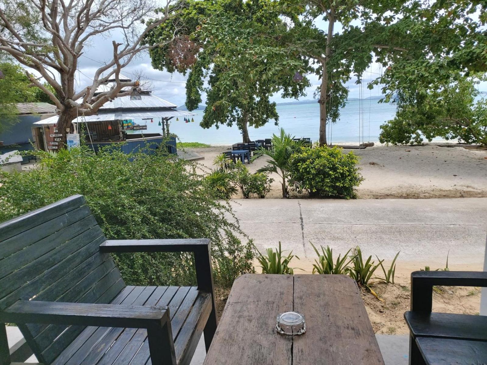 Minnie Seaview Resort