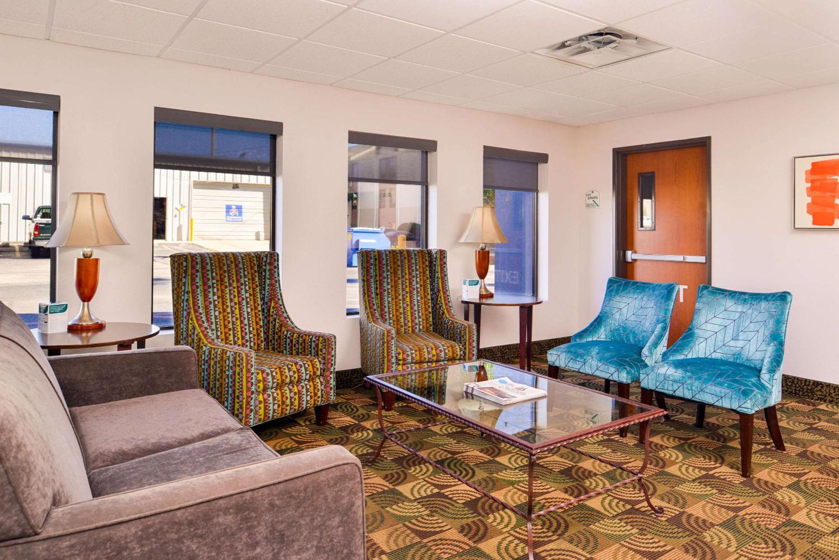 Quality Inn Joplin I-44 view 3