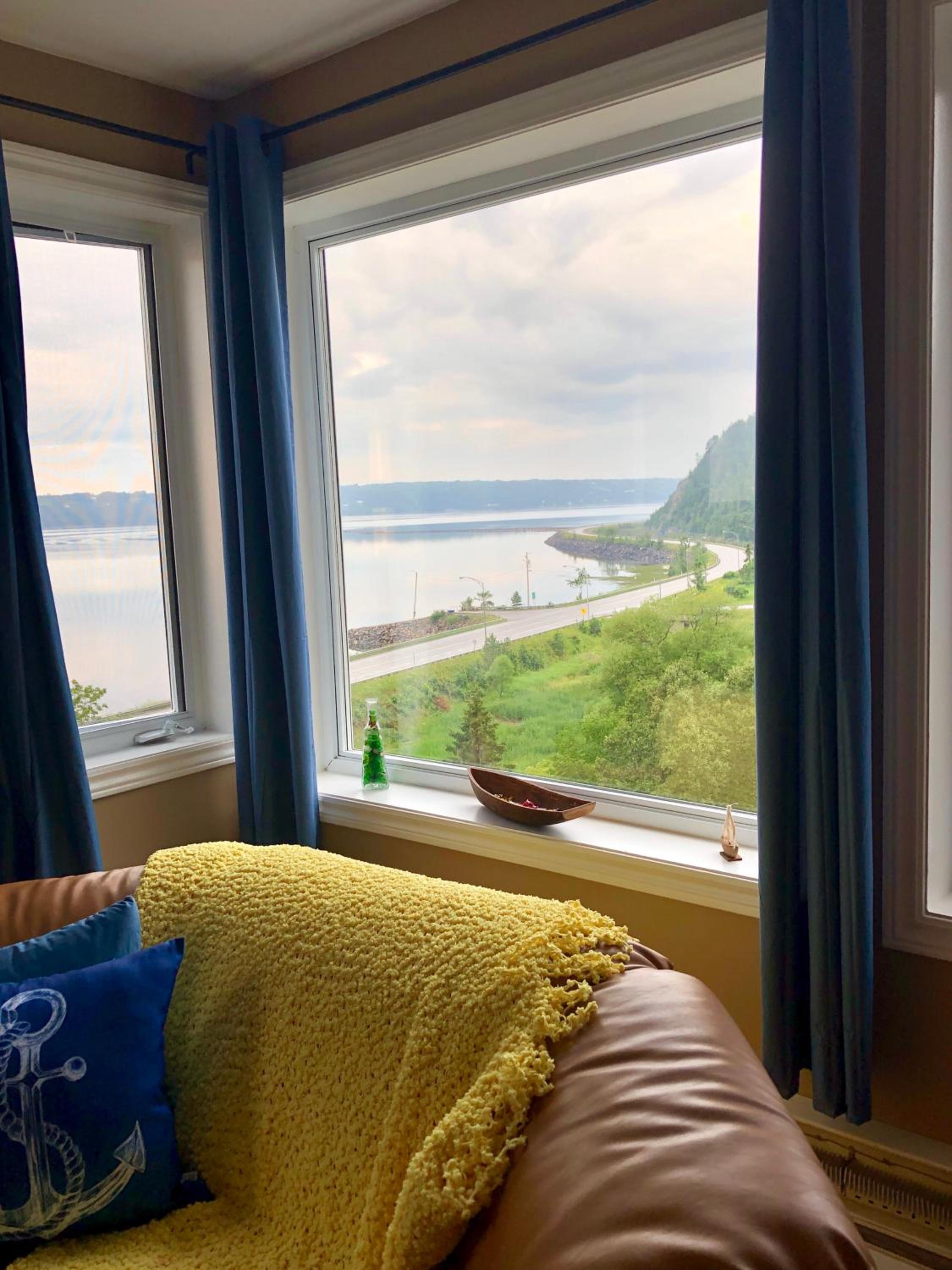 Suite 1 Flèche du fjord vue Saguenay Monts Valin