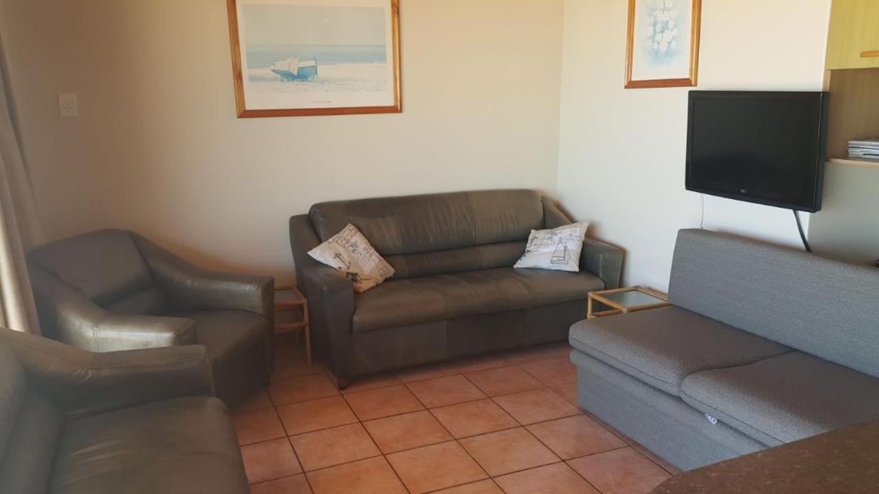 Blue Horizon Flat 8