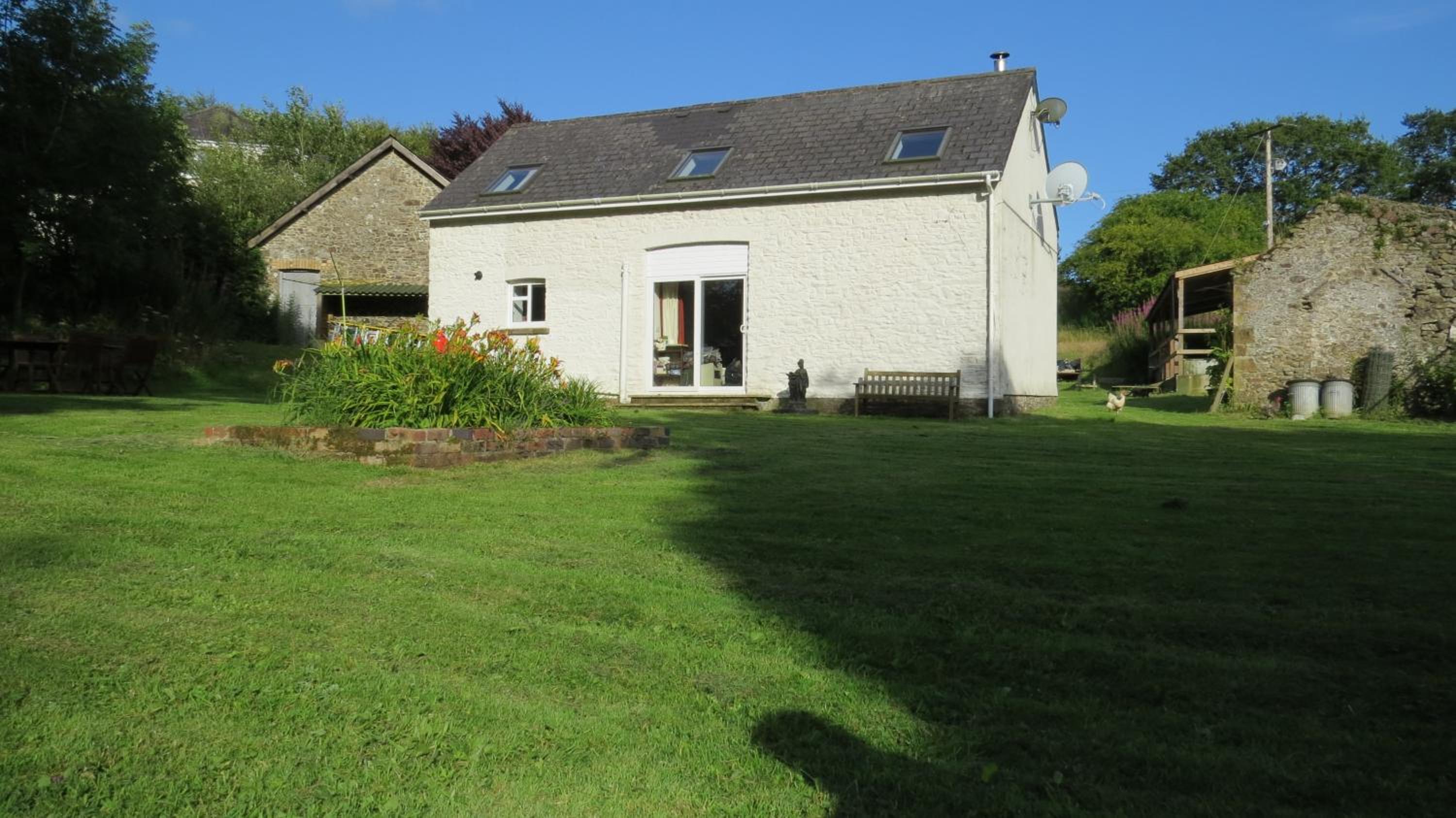 cwmddol fawr cottage