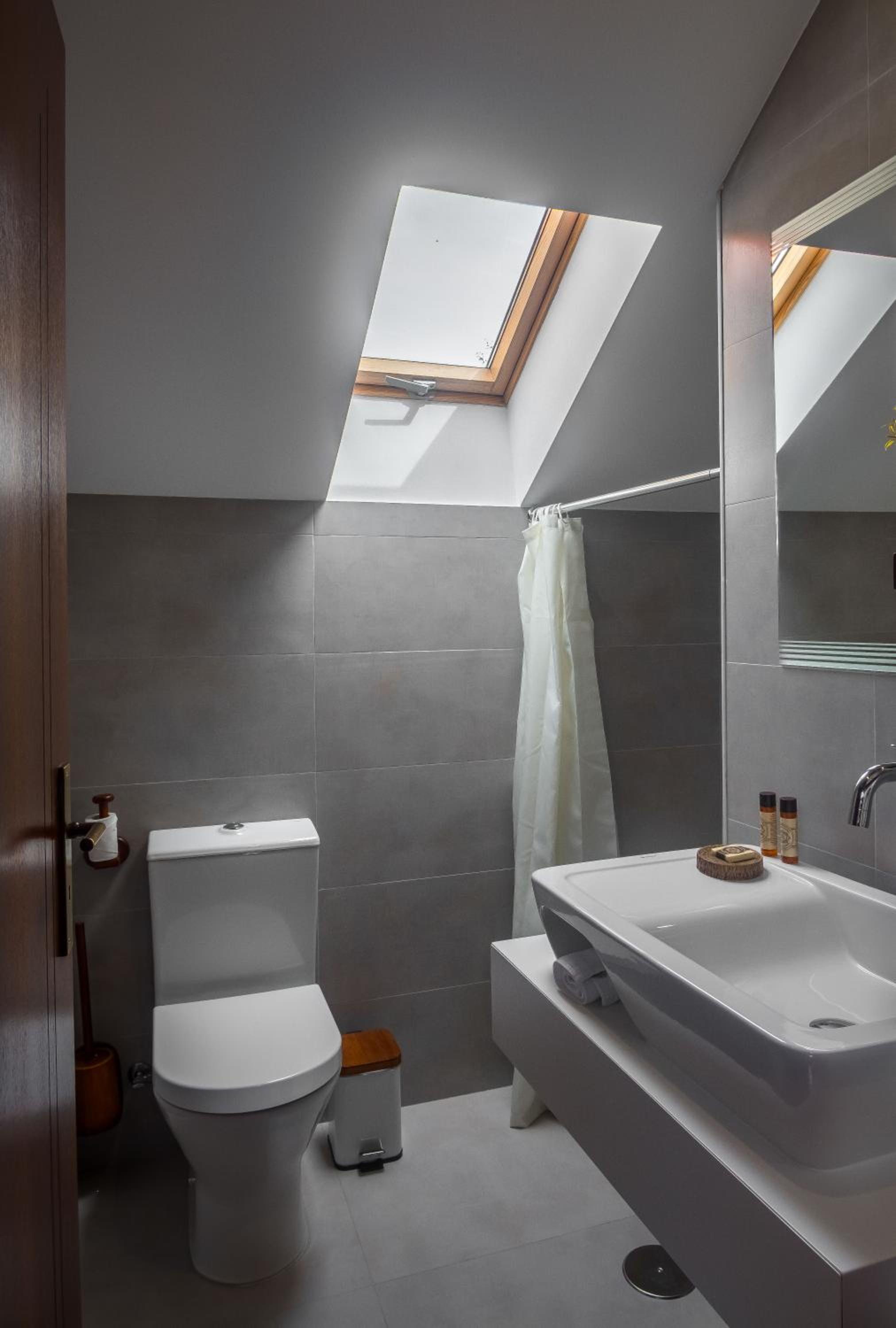 Photo 33