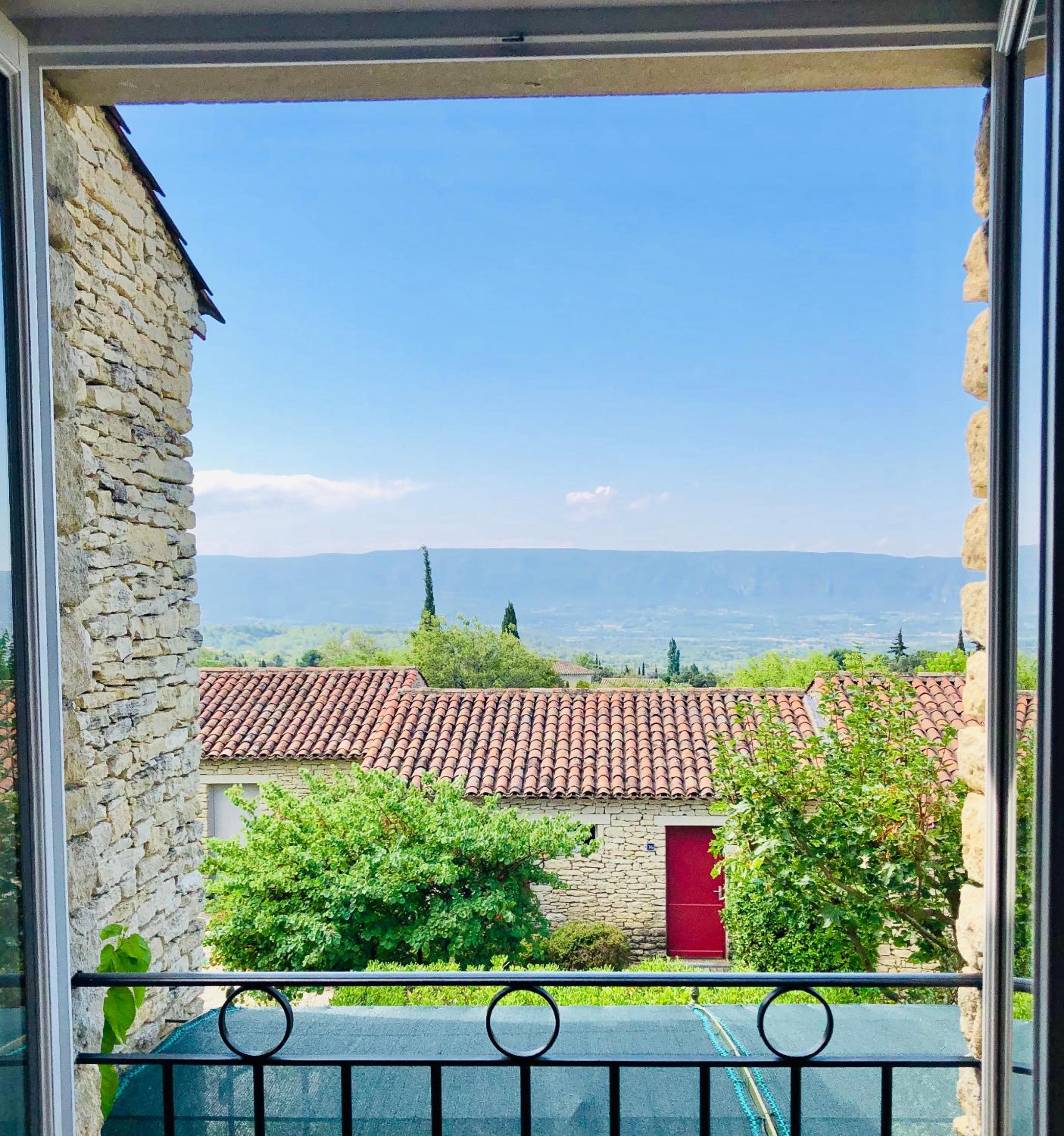Cigale de Gordes view 3