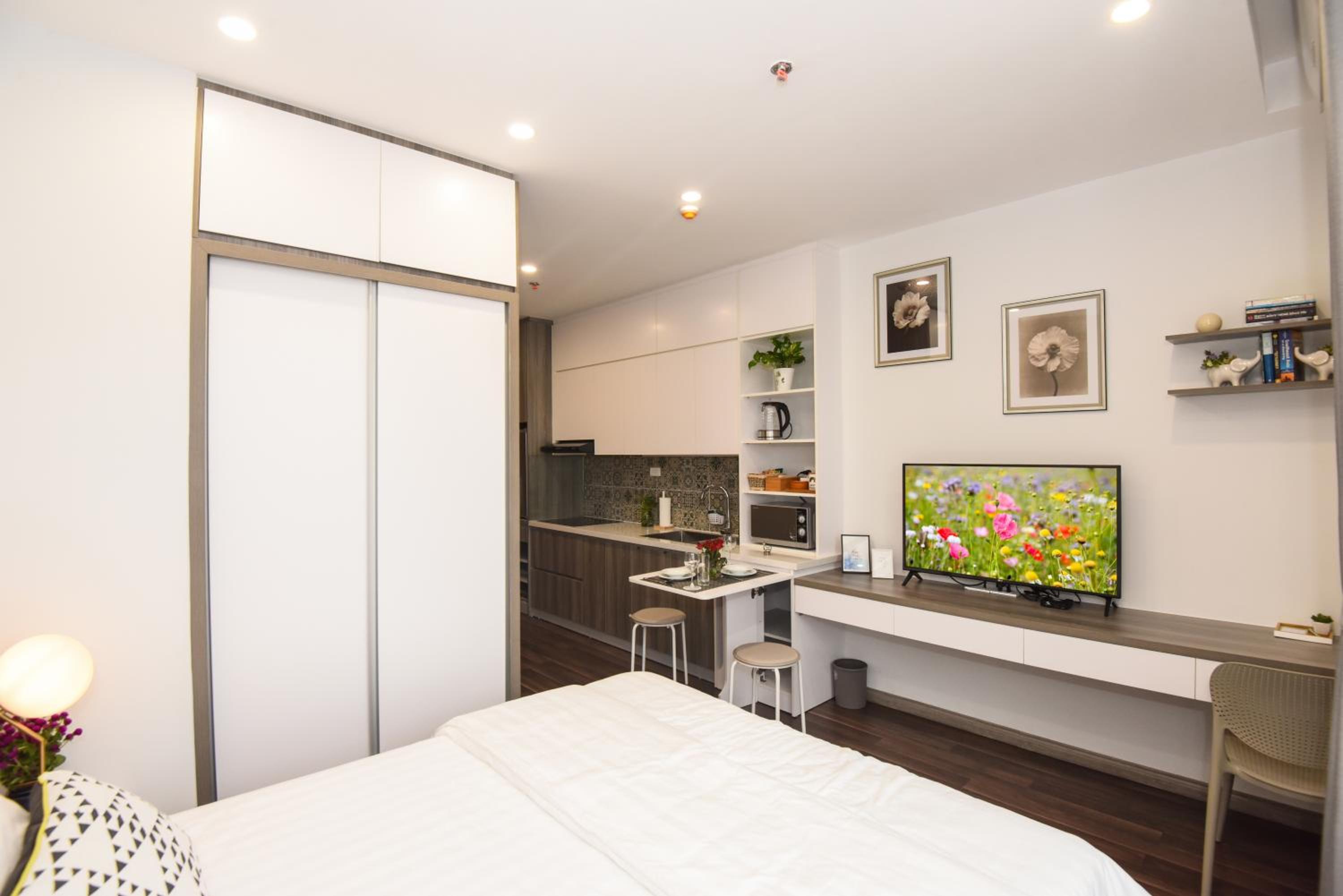 A Cosy Apartment in Vinhomes Green Bay Ha Noi