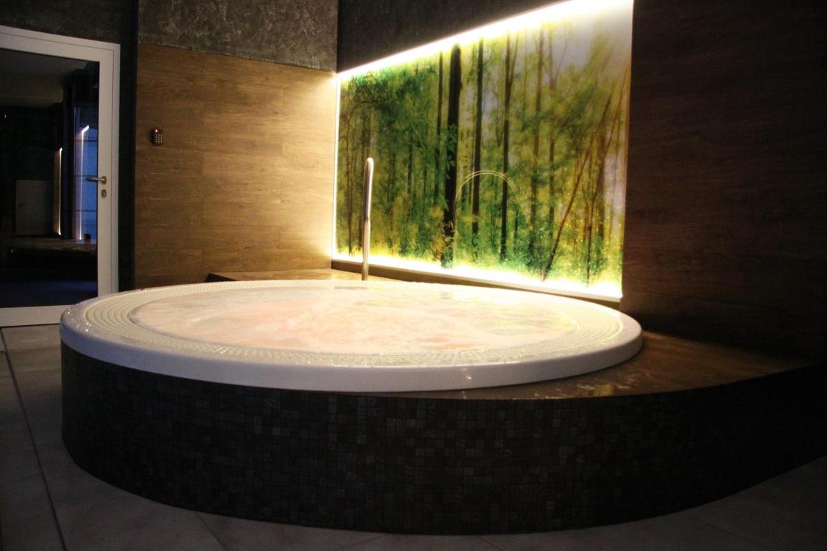 Jacuzzi