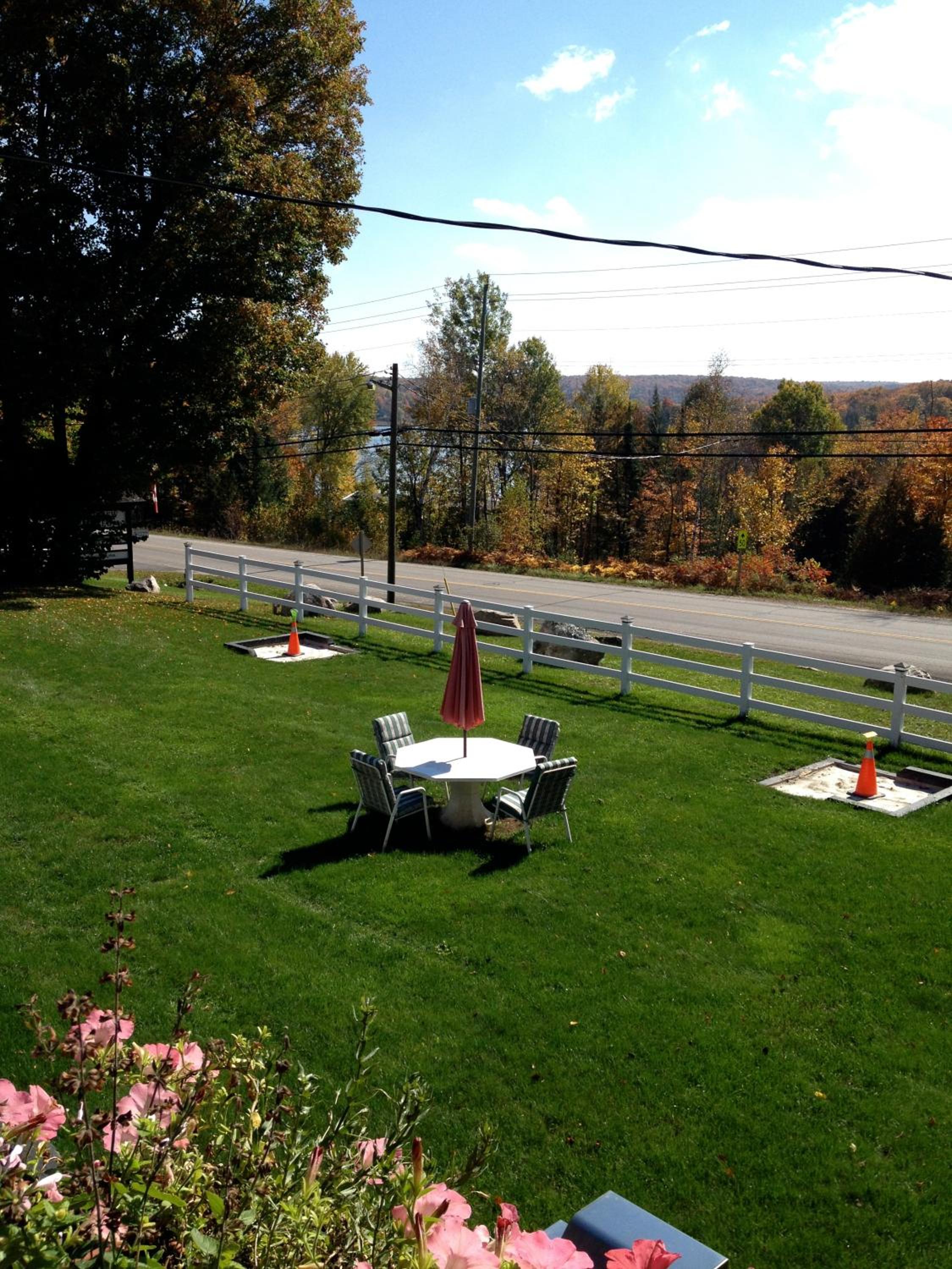 Lakeview Motel
