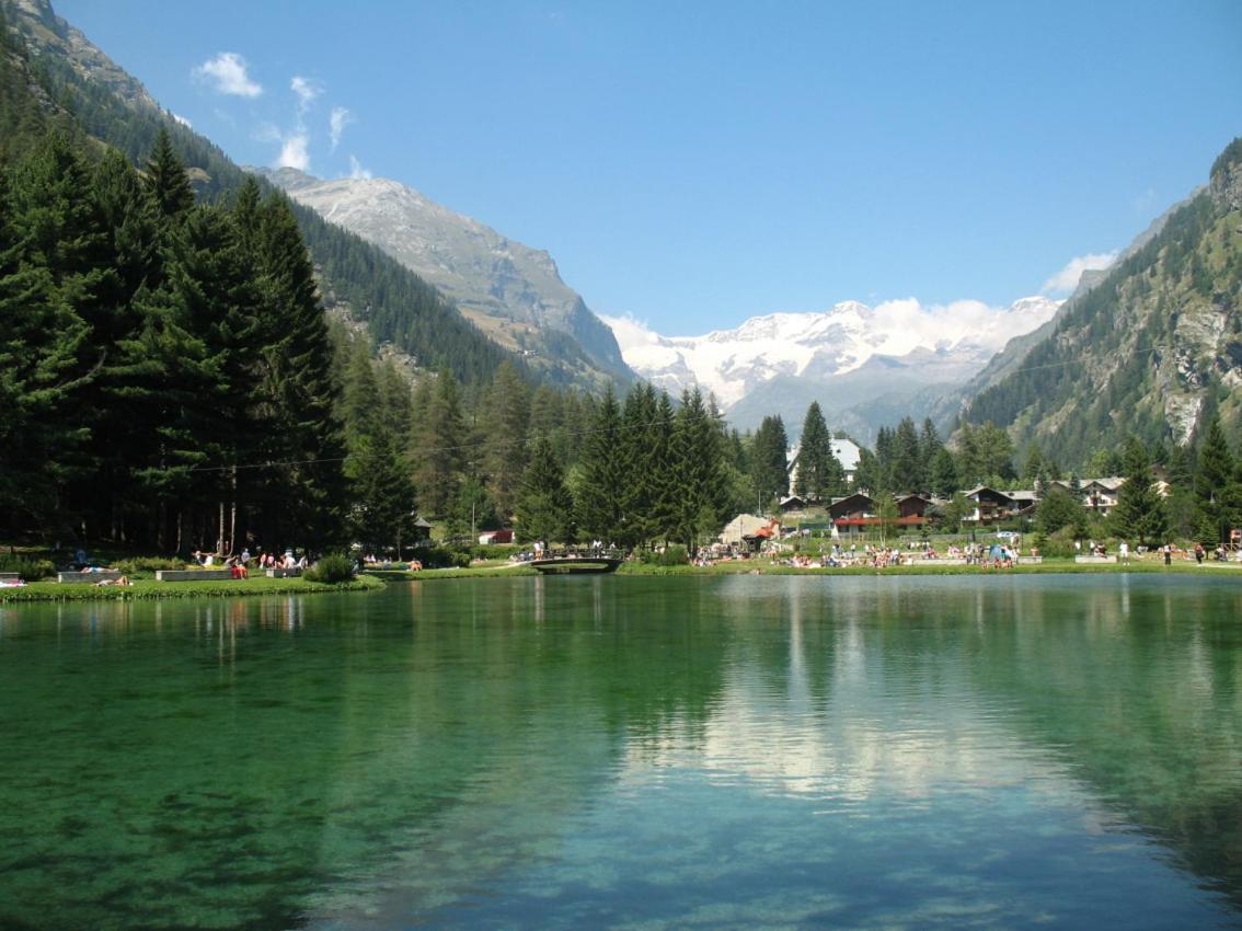 Monterosa Elite Lyshaus Luxury Mountain View view 3