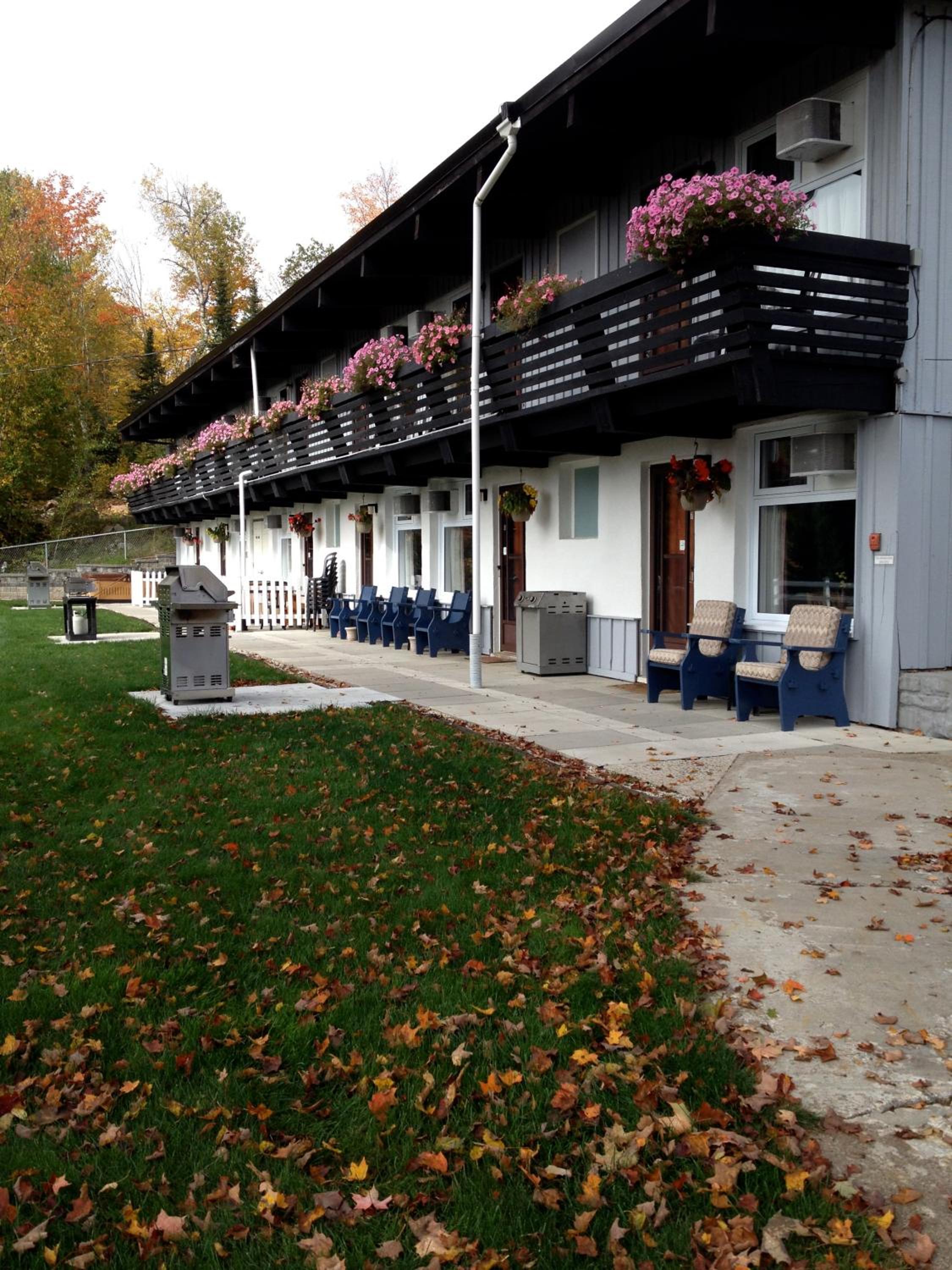Lakeview Motel