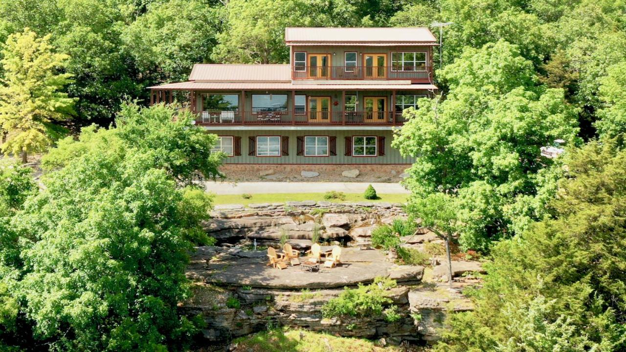Beaver Lake Cottages view 3