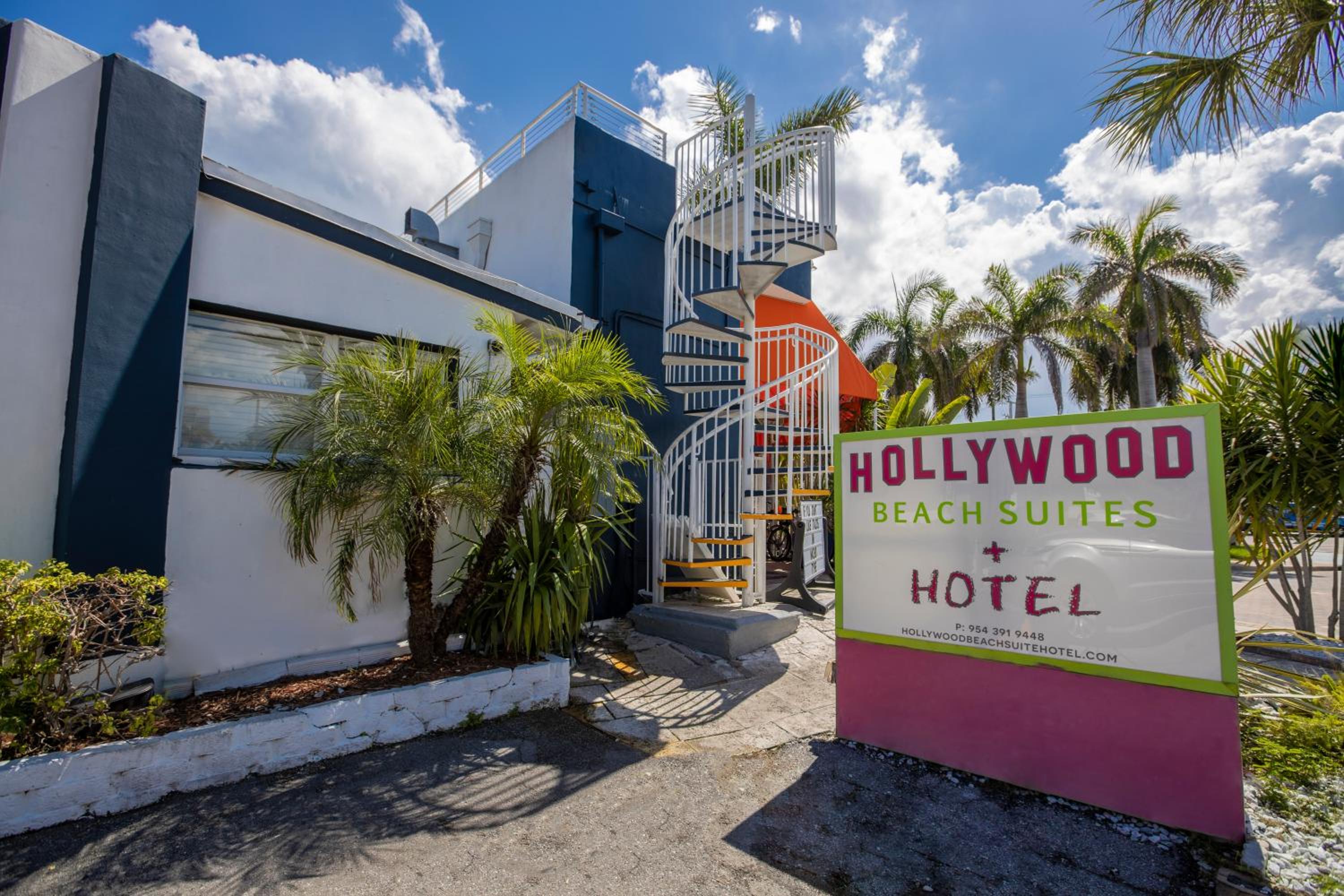 Hotel Hollywood Beach Suites and Hotel - Image 1