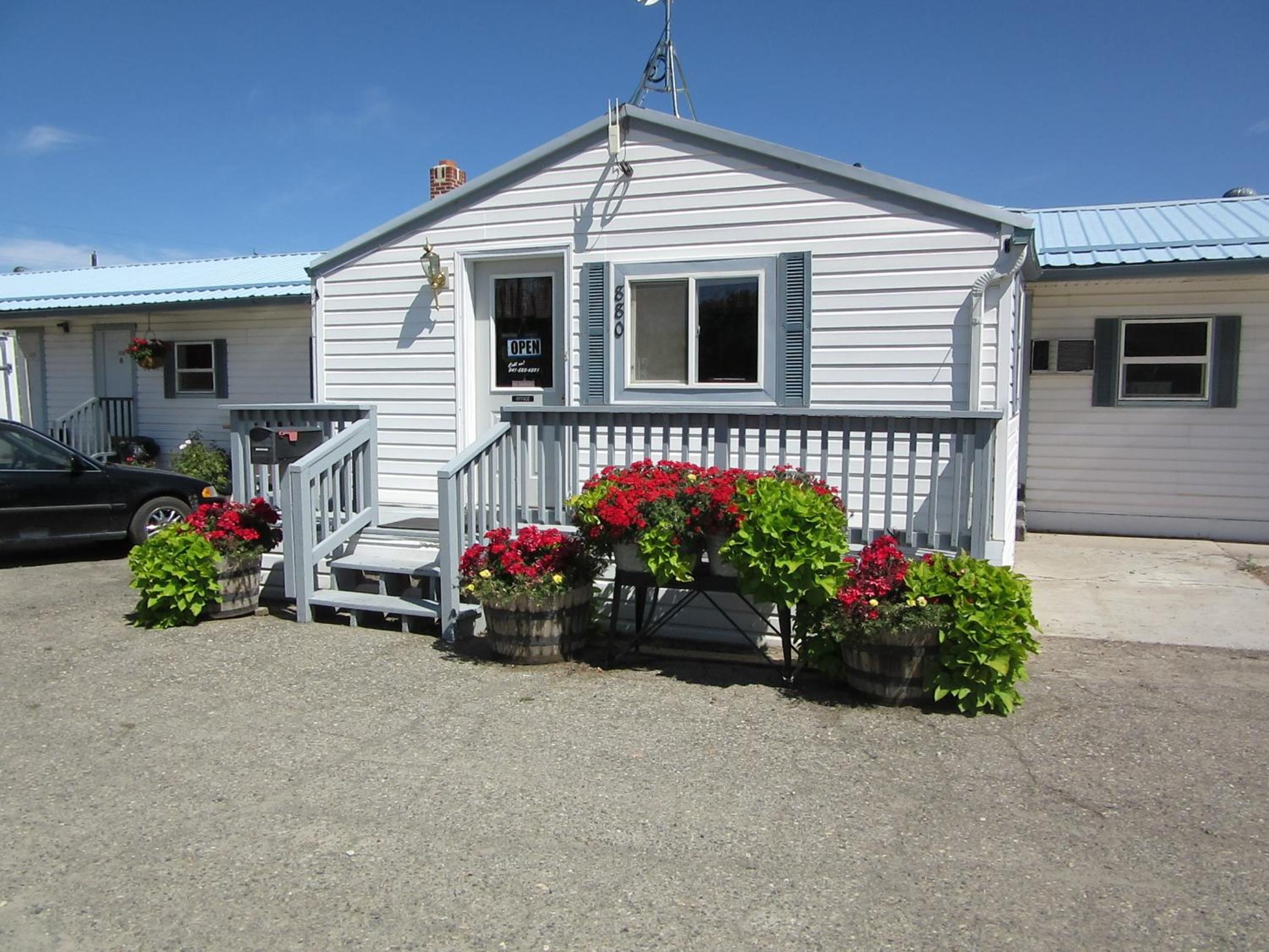 Baker City Vacations - Baker City Motel  RV - Property Image 32