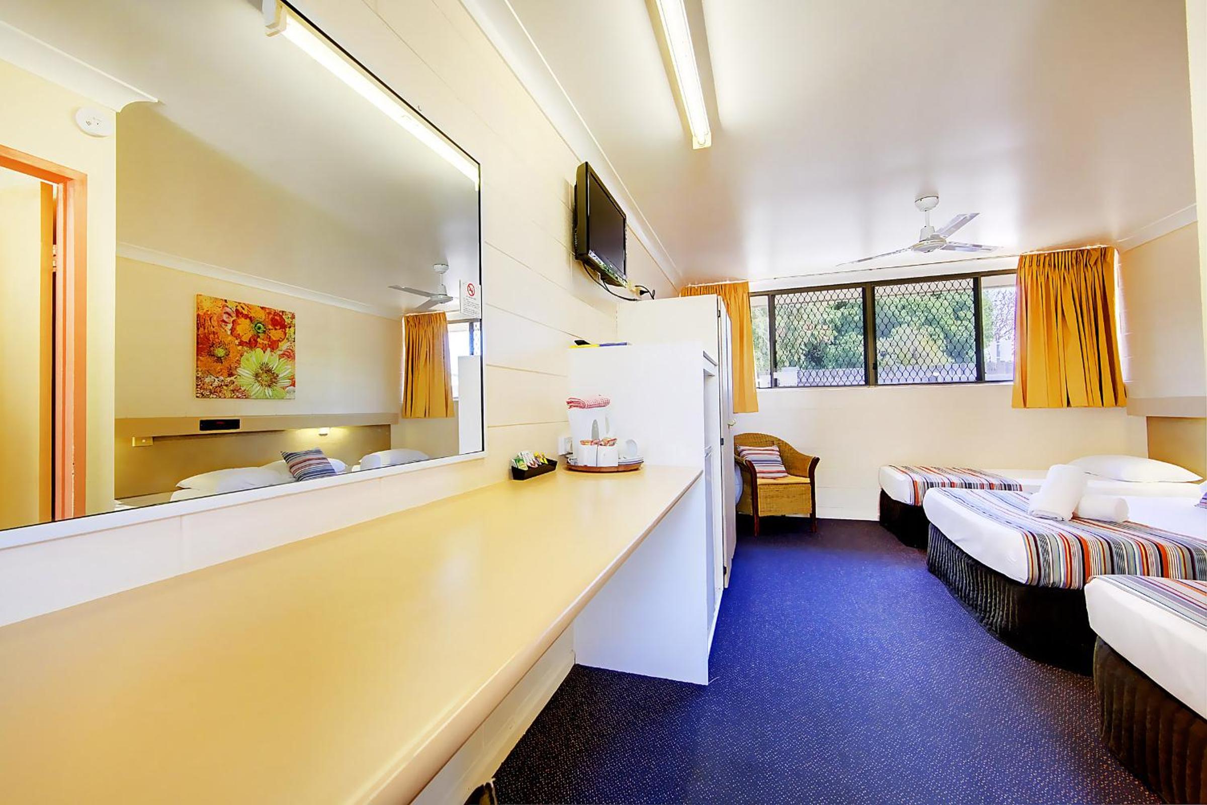 Raintree Motel