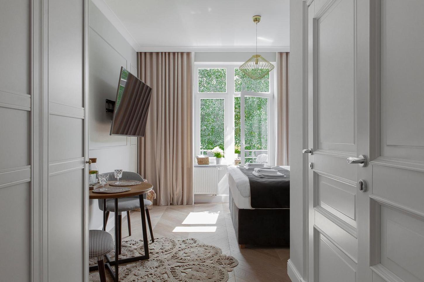 King Sobieski Apartments by OneApartments view 4