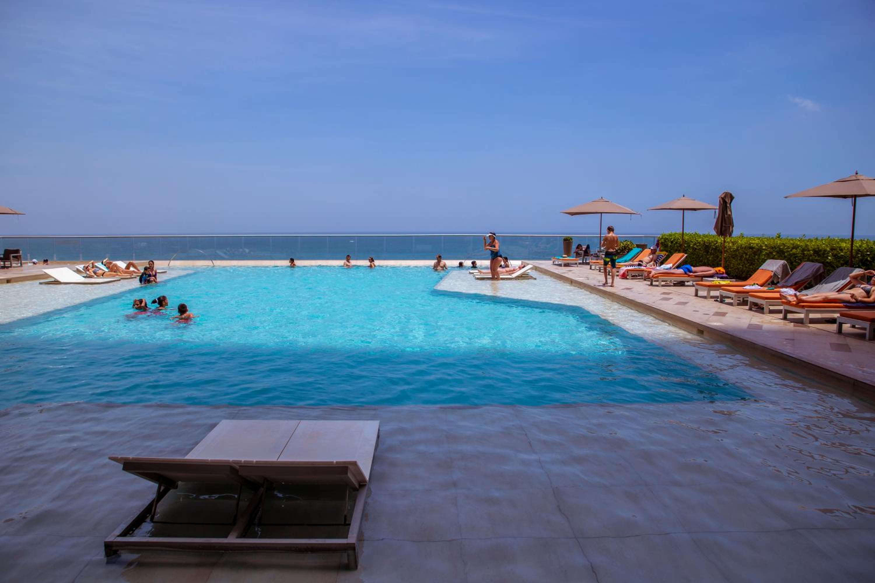 41st Fl Beach Condo in Bocagrande