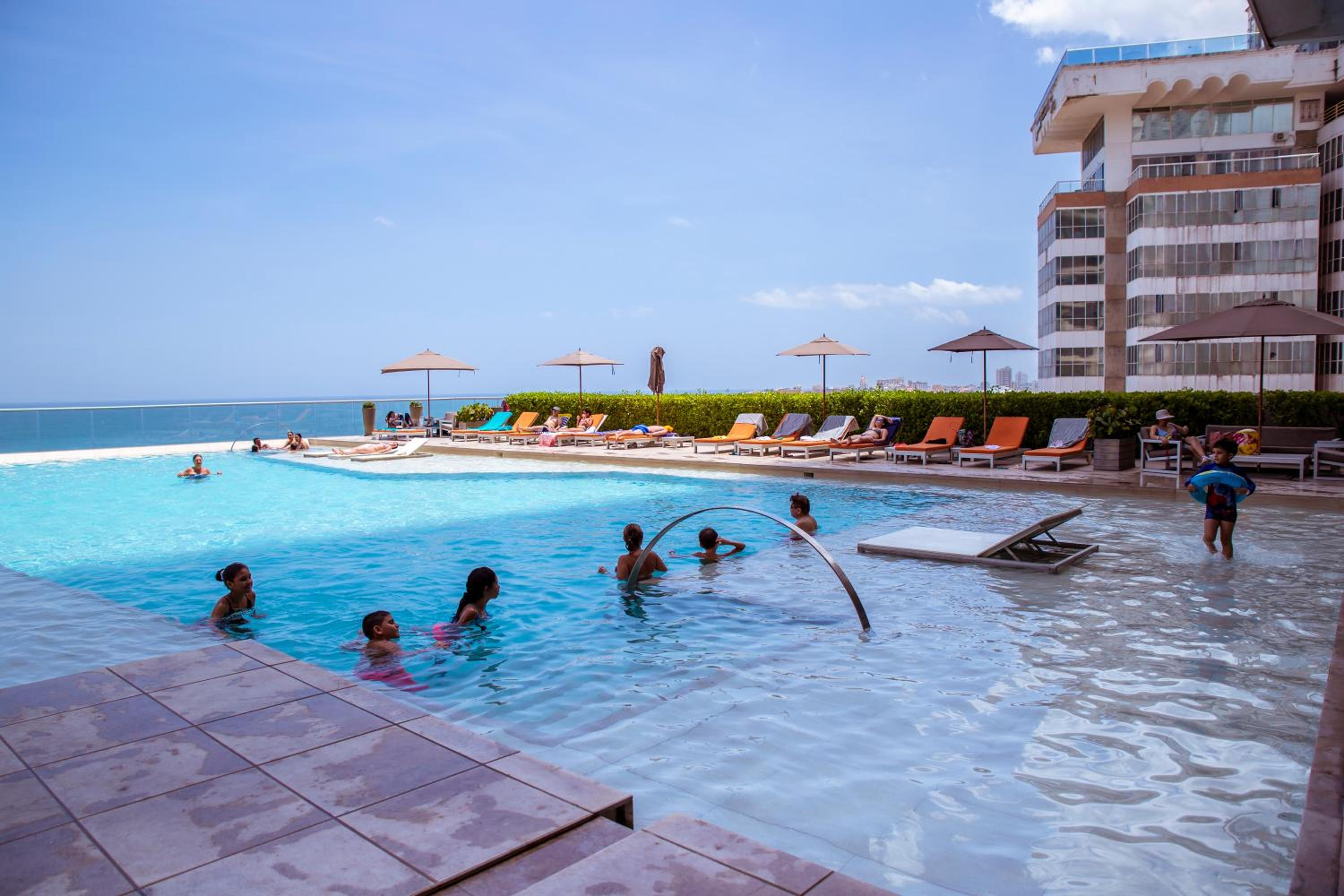 41st Fl Beach Condo in Bocagrande