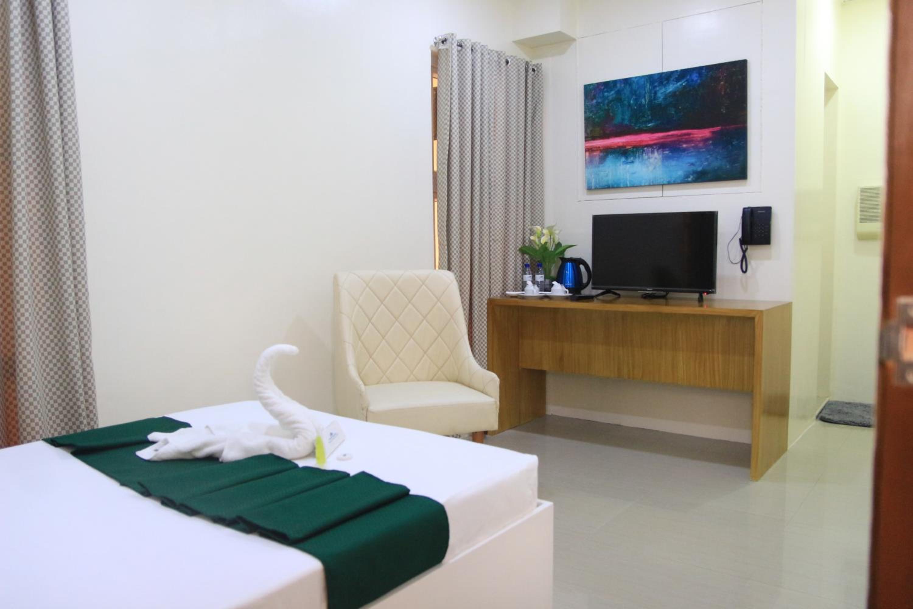 RNR Suites