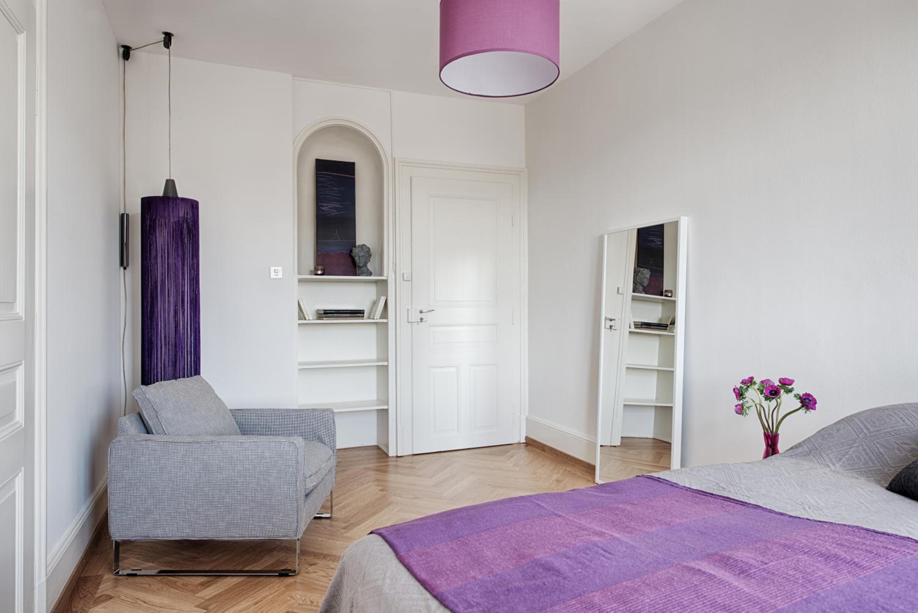 Am Pavillon Bed & Kitchen view 3
