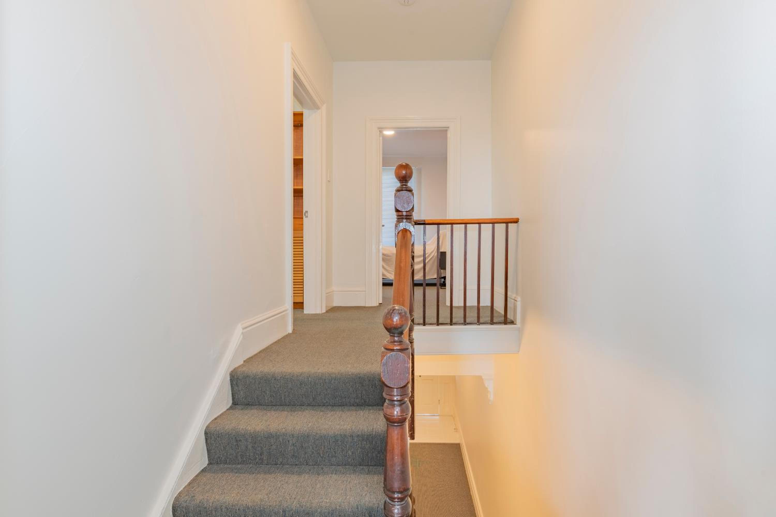 4 Bedroom House - Hobart CBD - Free Parking - Free WIFI