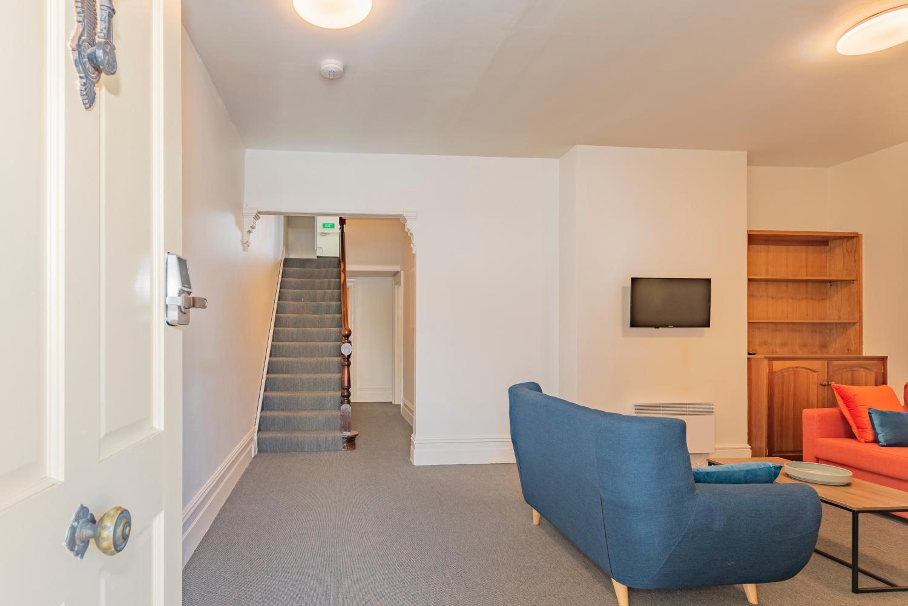 4 Bedroom House - Hobart CBD - Free Parking - Free WIFI