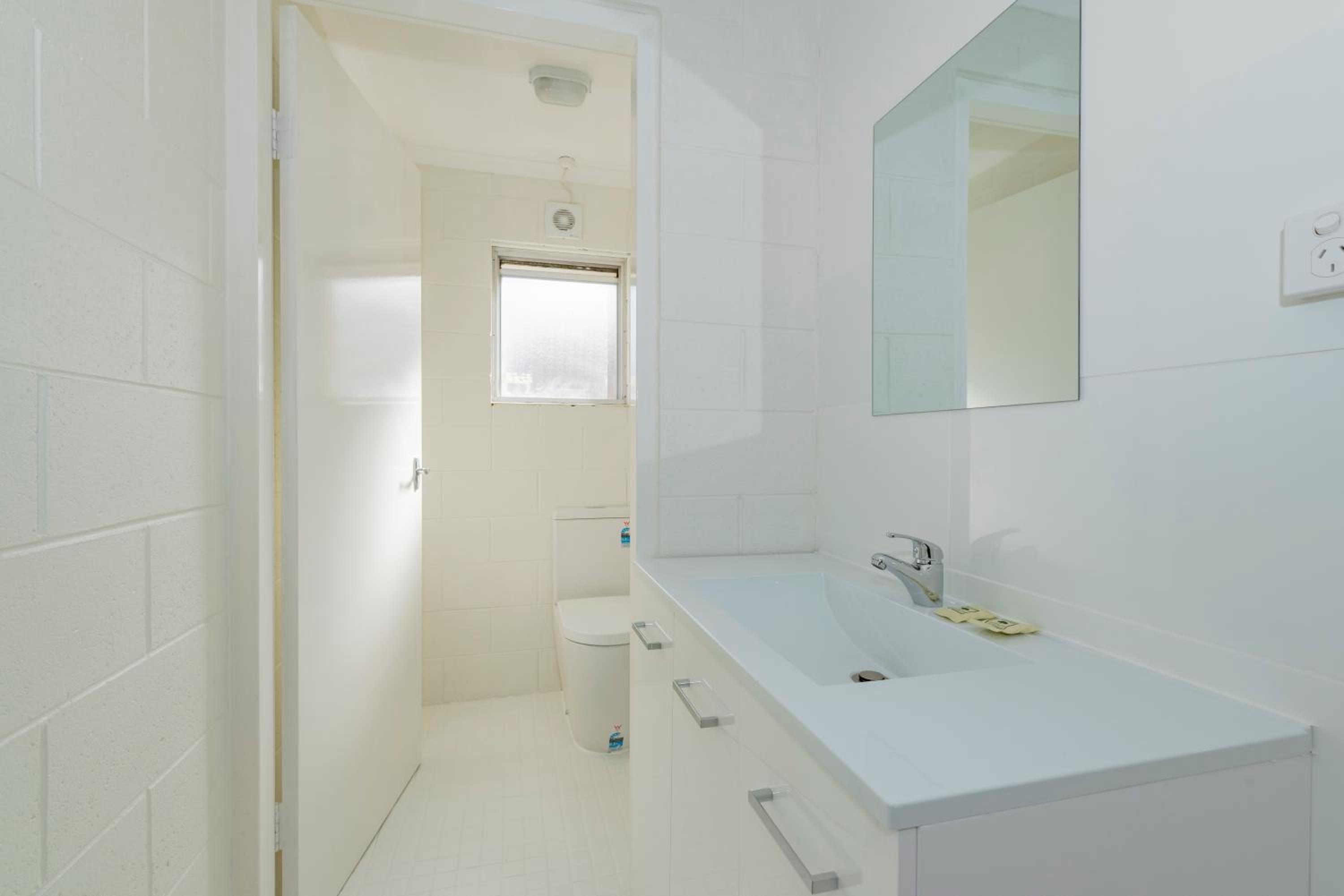 4 Bedroom House - Hobart CBD - Free Parking - Free WIFI