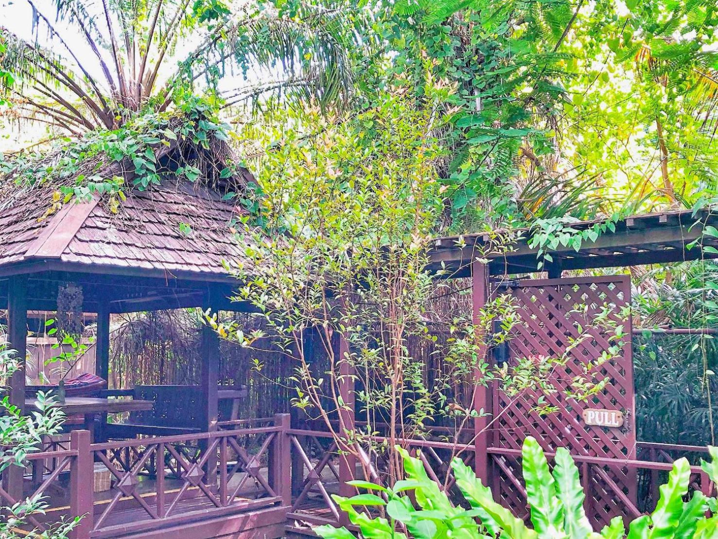 Birds and Bees Resort