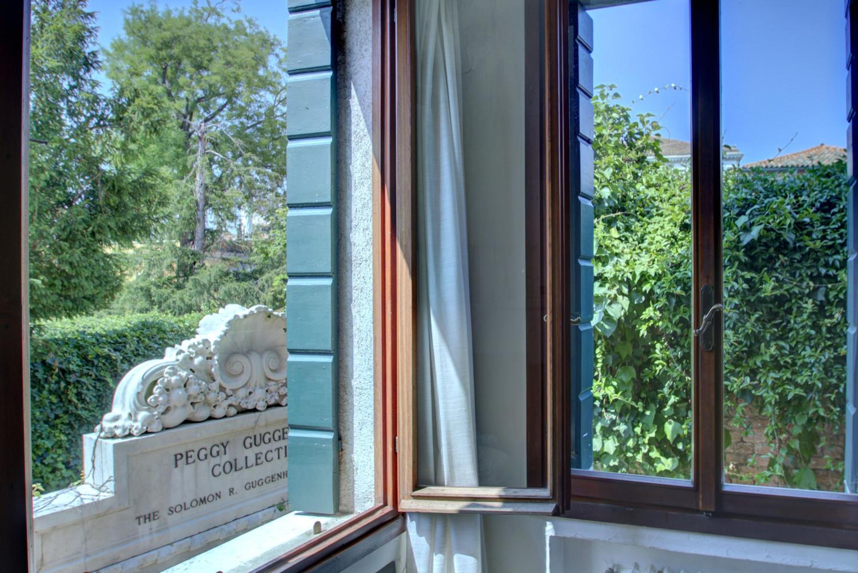 PEGGY-Guggenheim